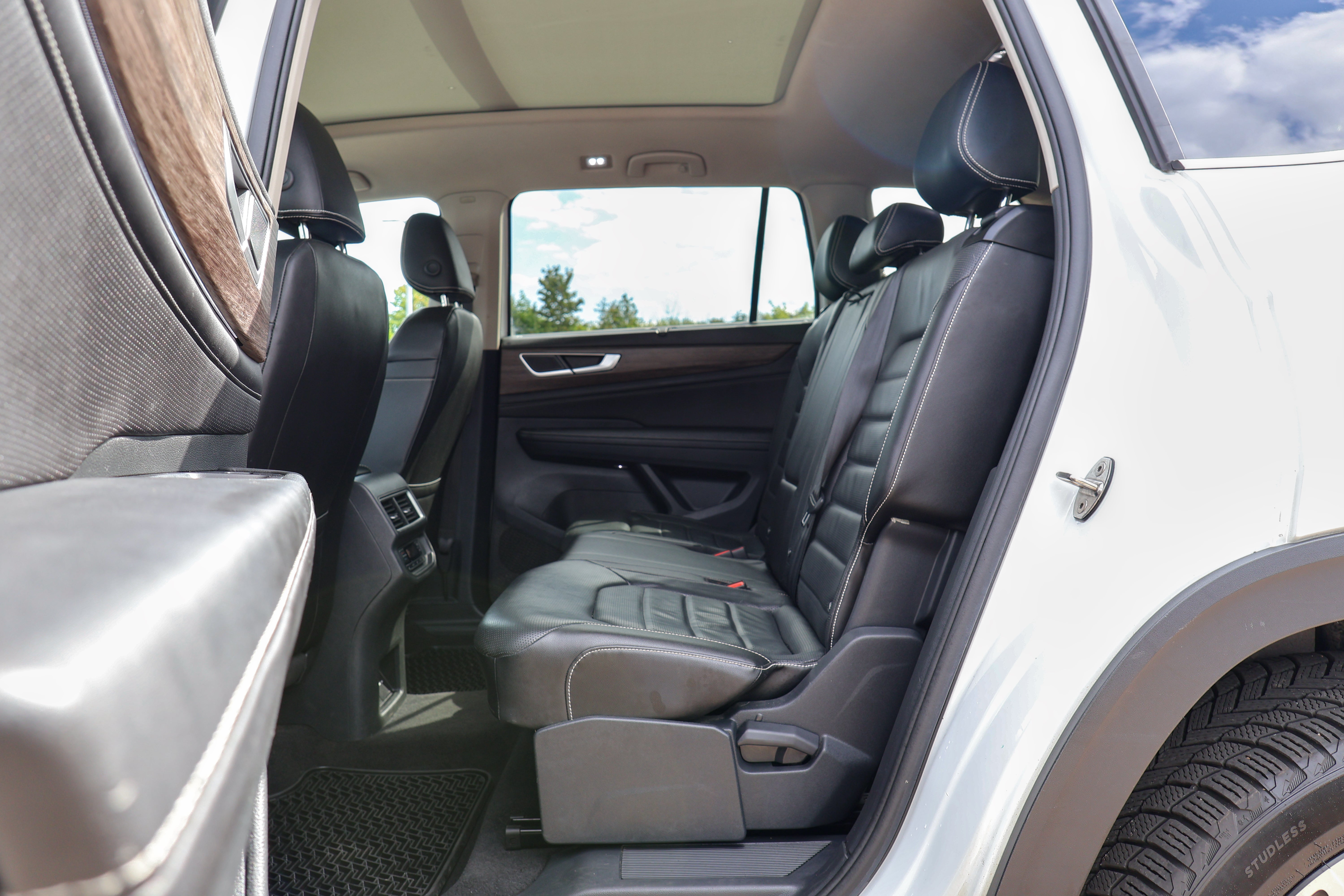 2024 Volkswagen Atlas 2.0T SEL