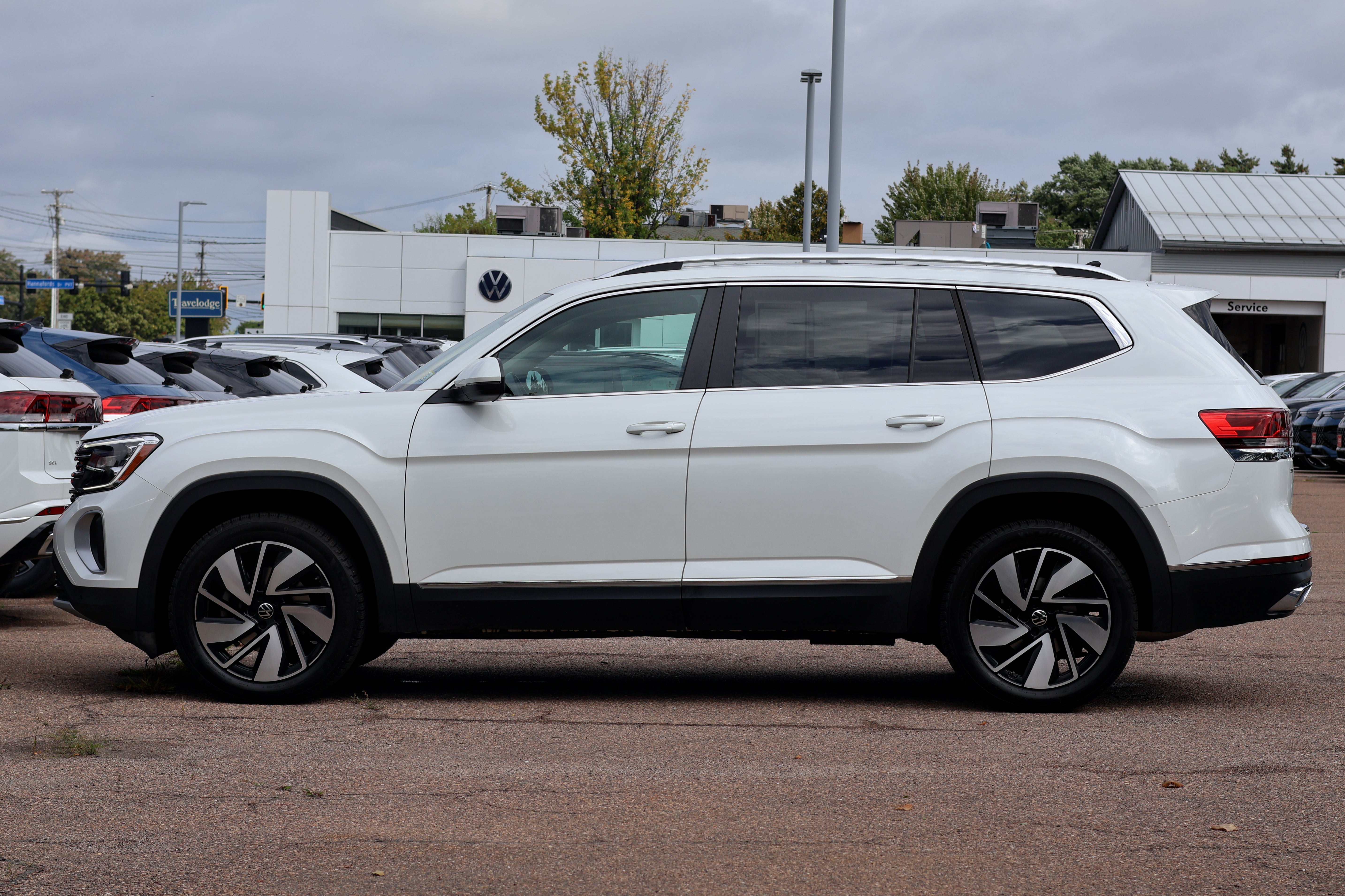 2024 Volkswagen Atlas 2.0T SEL