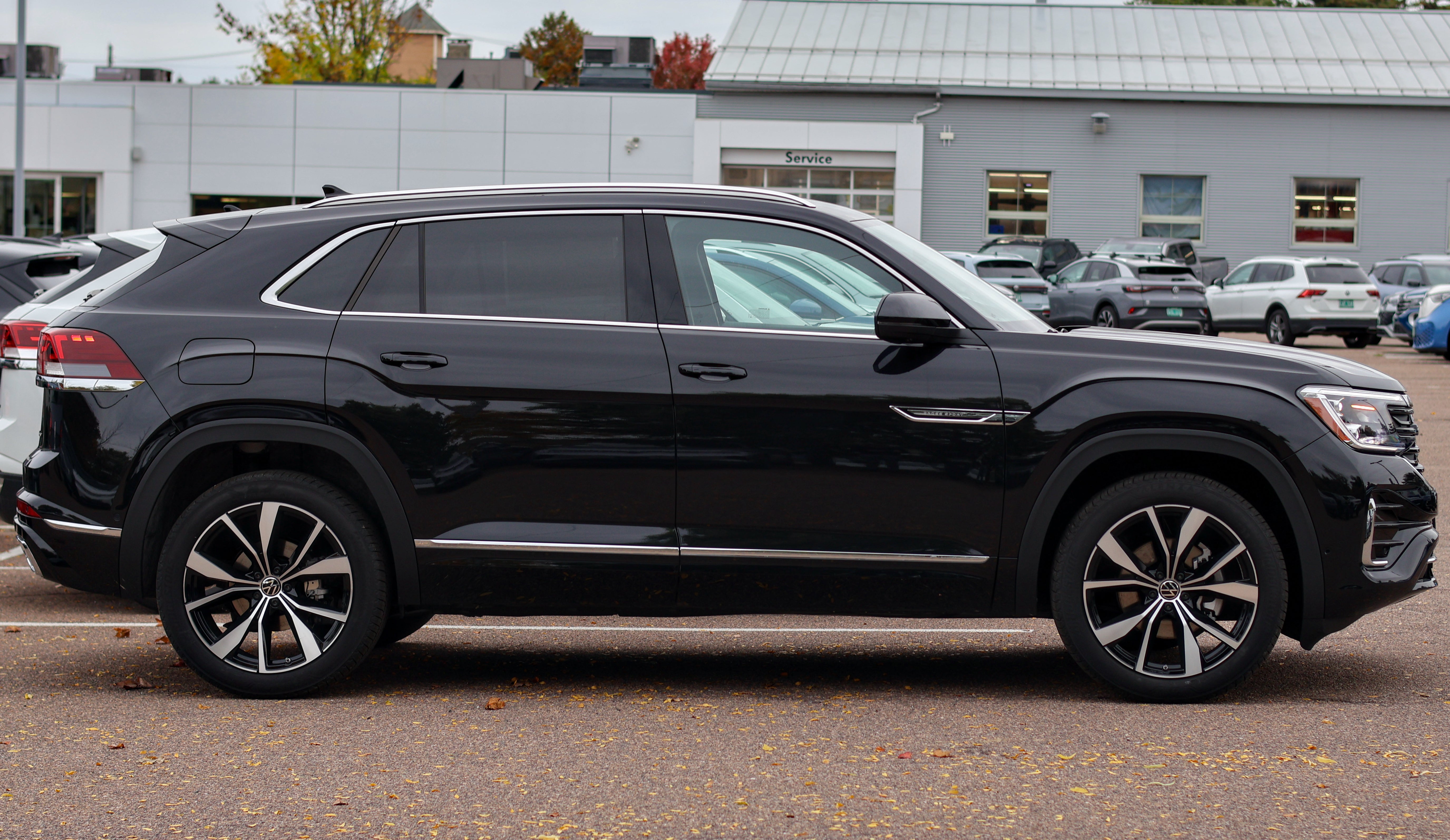 2026 Volkswagen Atlas Cross Sport SEL Premium R-Line