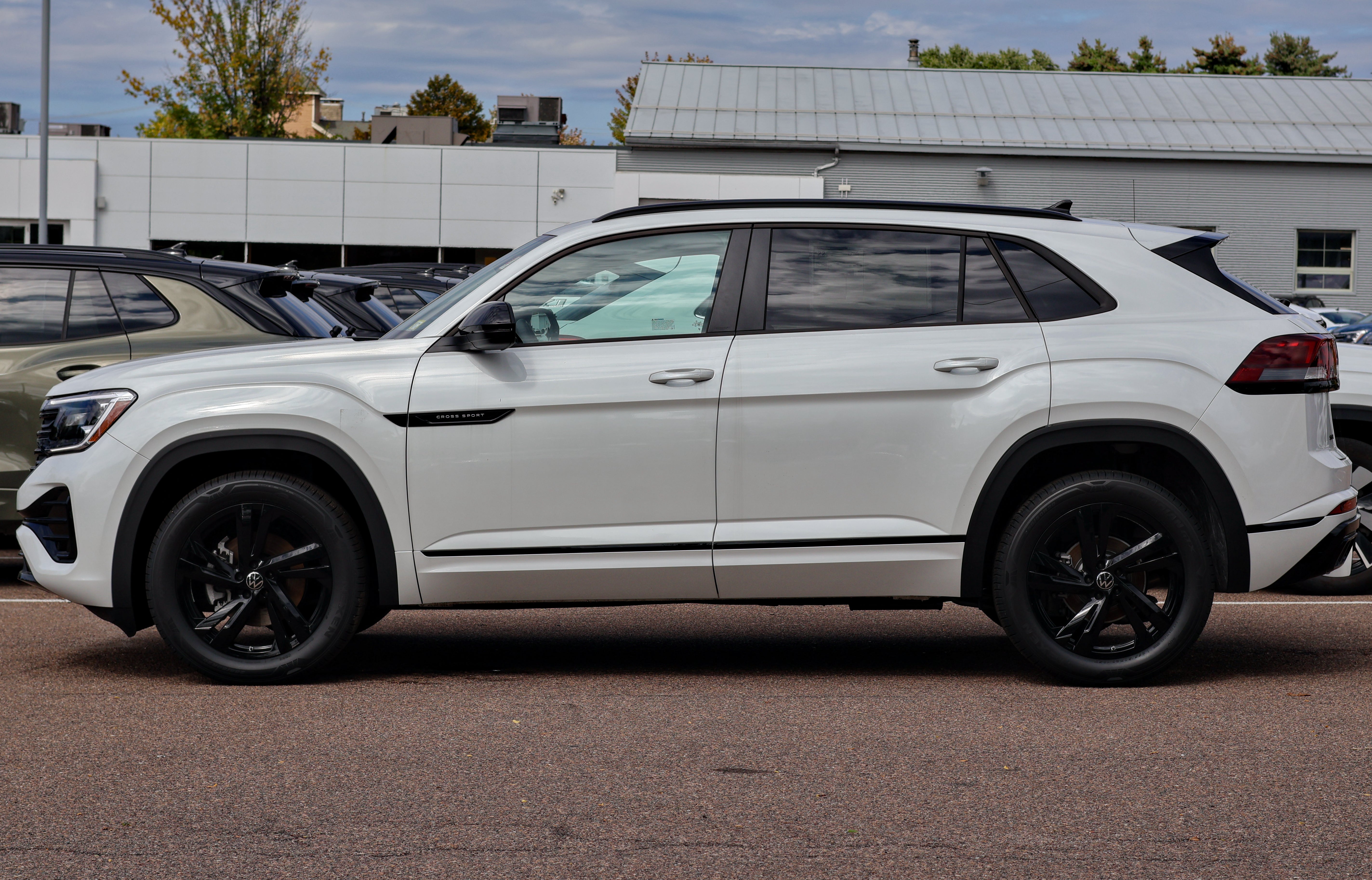 2026 Volkswagen Atlas Cross Sport SEL Premium R-Line