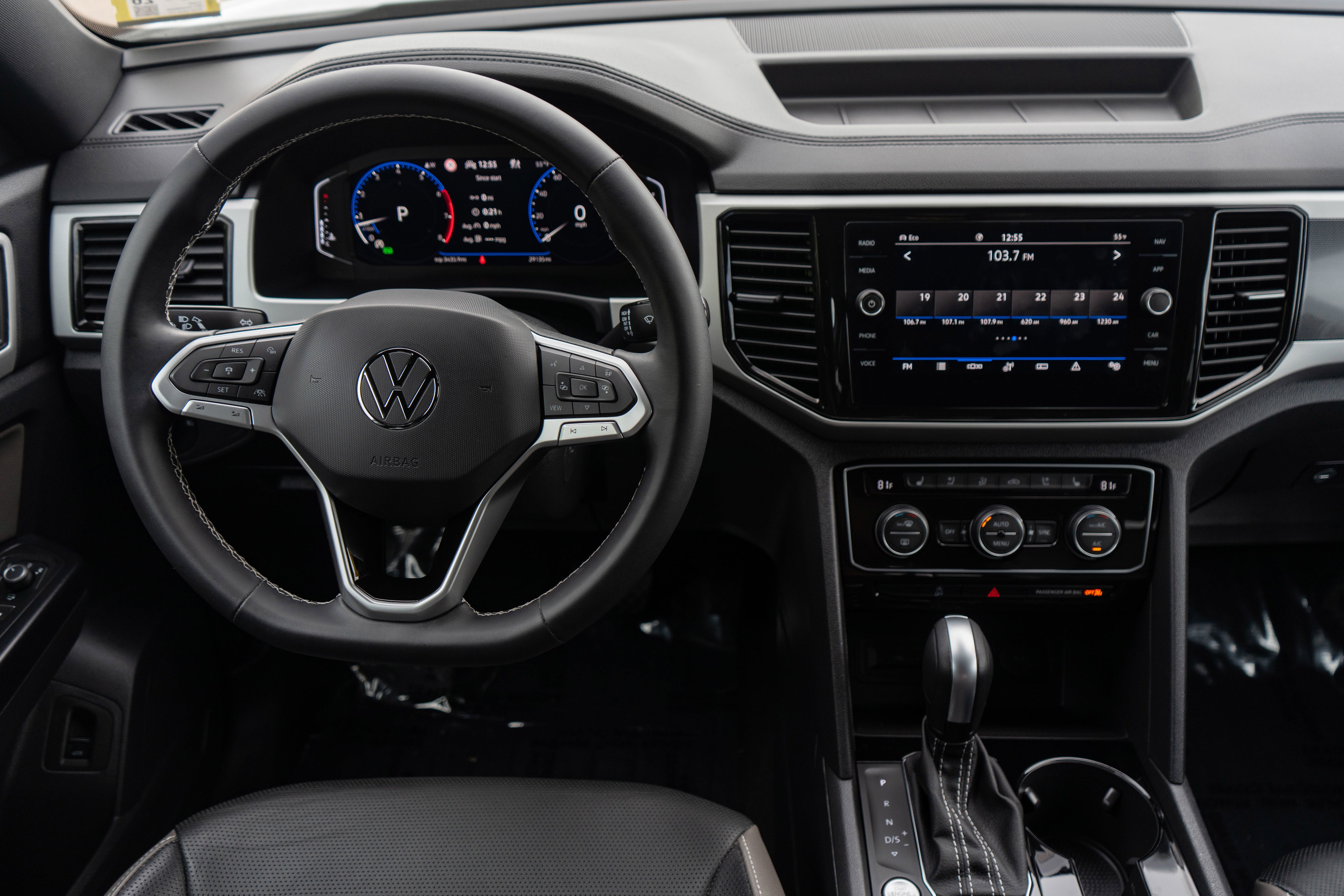 2026 Volkswagen Atlas 2.0T SEL Premium R-Line