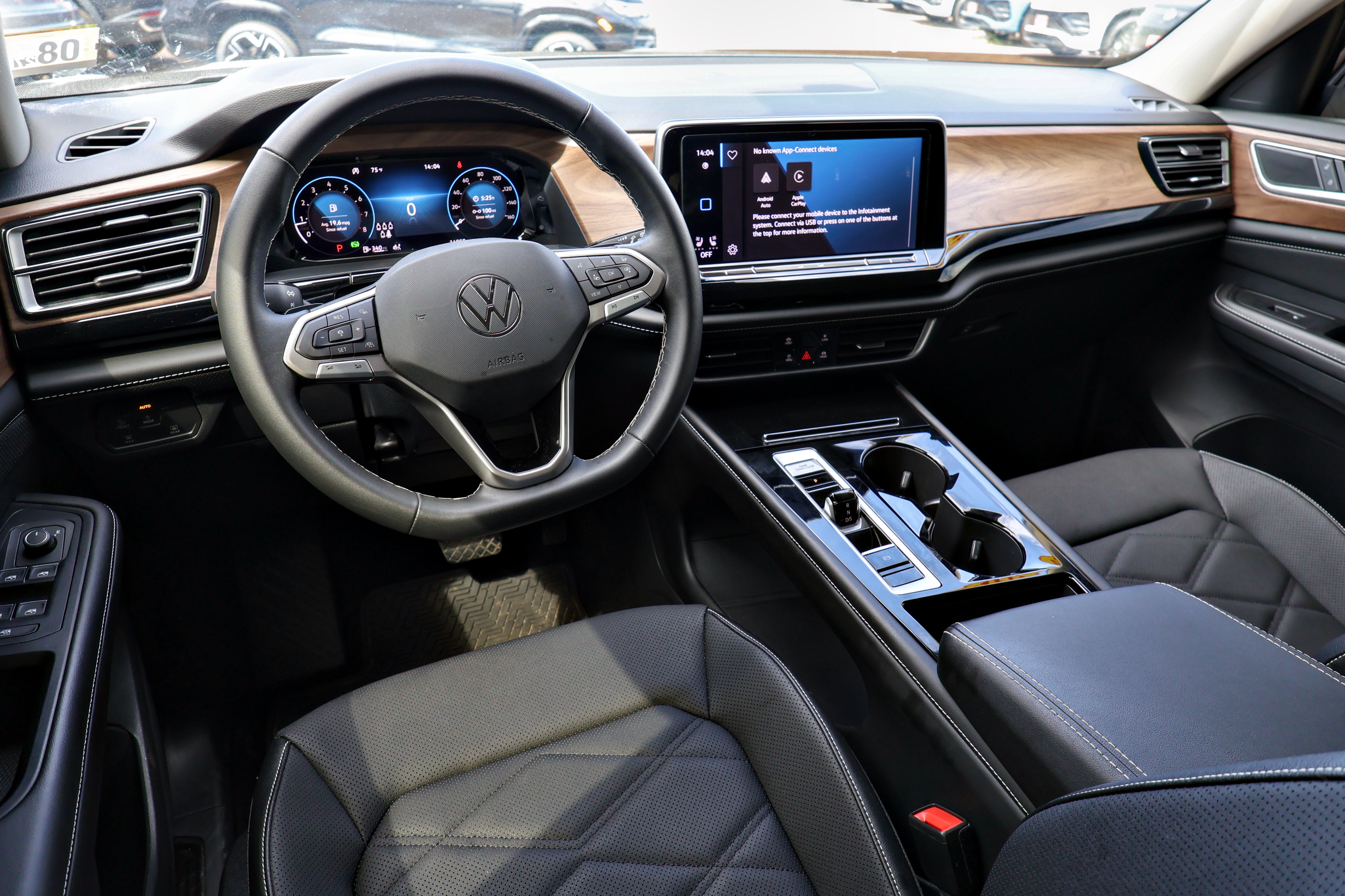 2024 Volkswagen Atlas 2.0T SE w/Technology