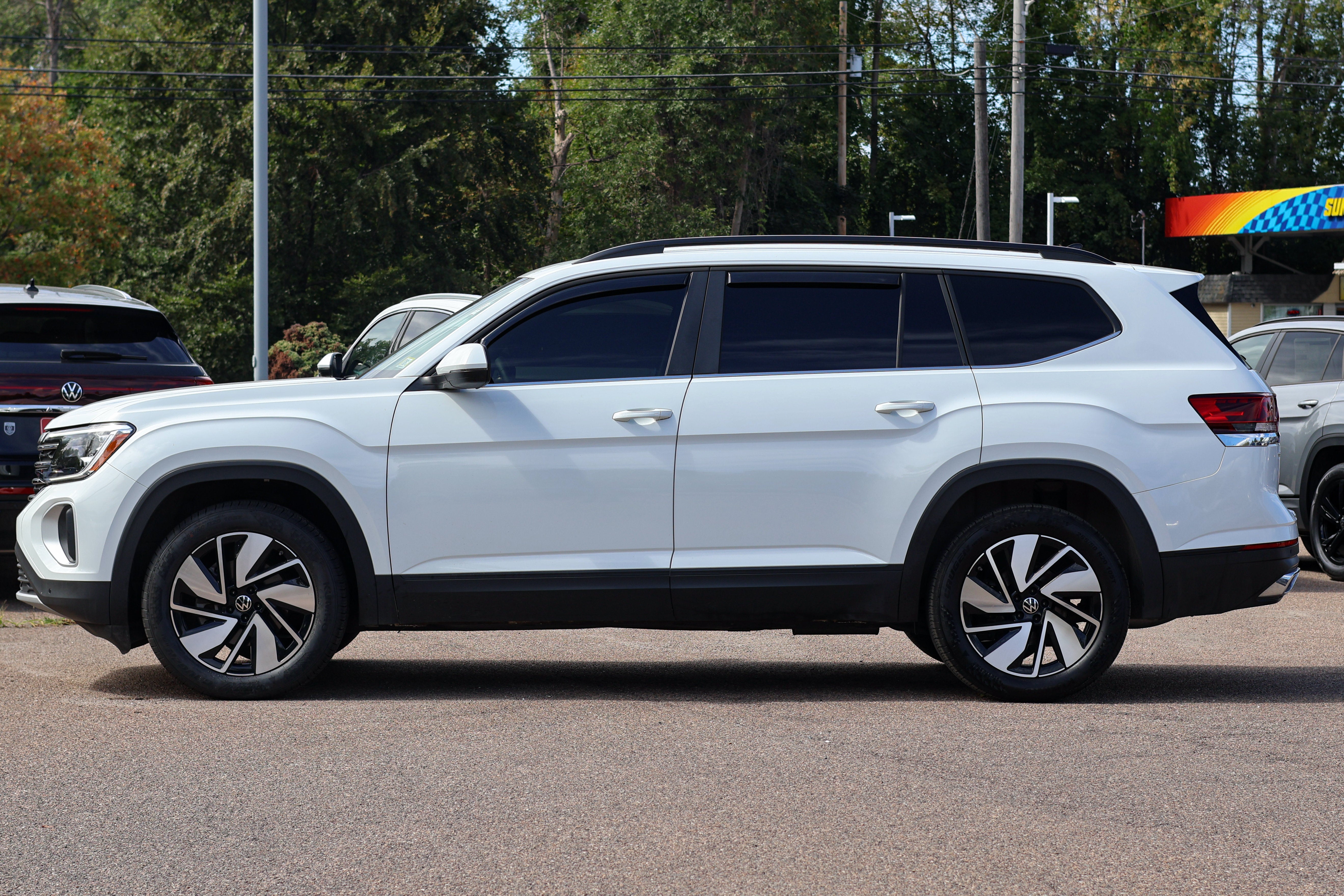 2024 Volkswagen Atlas 2.0T SE w/Technology