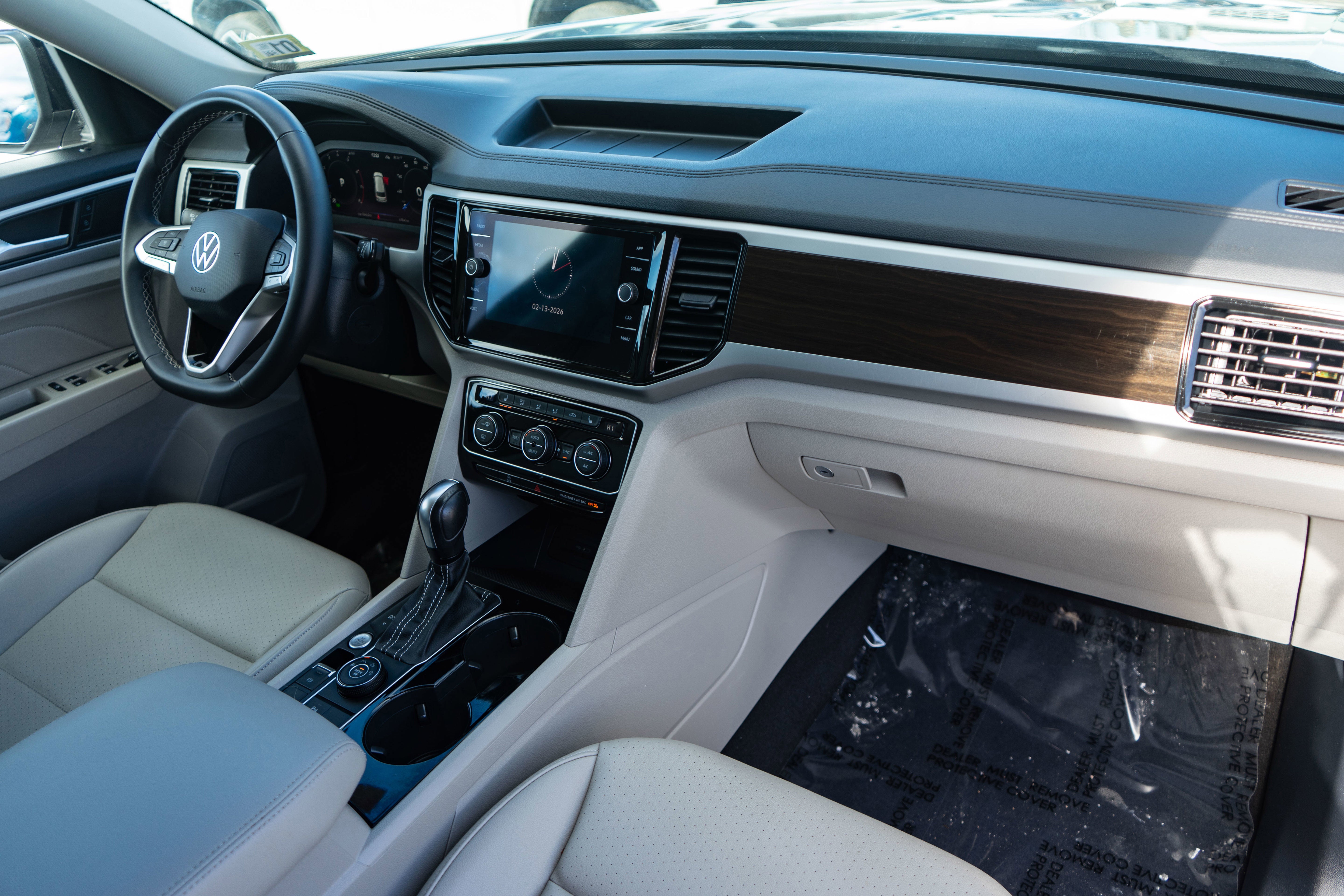 2022 Volkswagen Atlas 3.6L V6 SE w/Technology