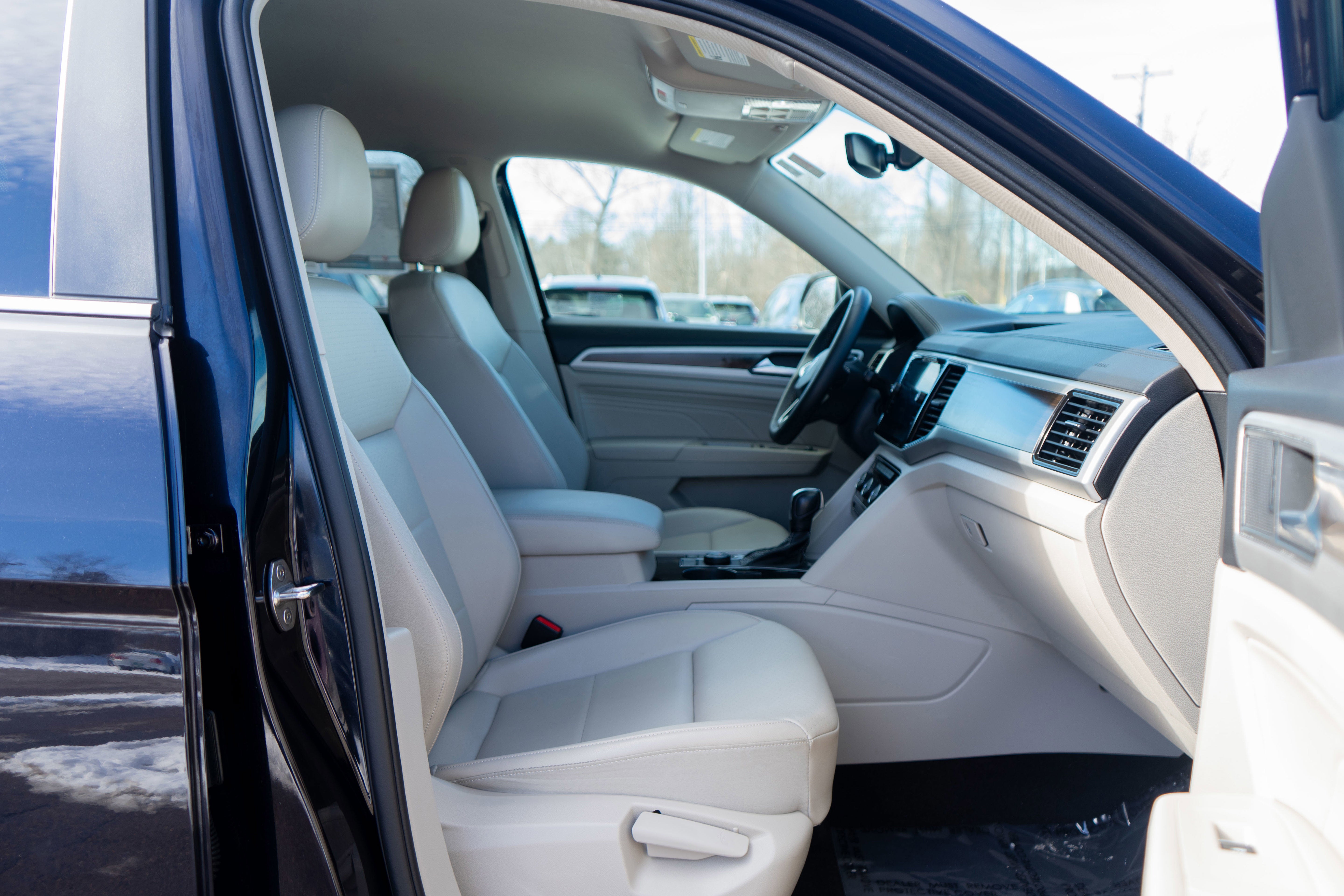 2022 Volkswagen Atlas 3.6L V6 SE w/Technology