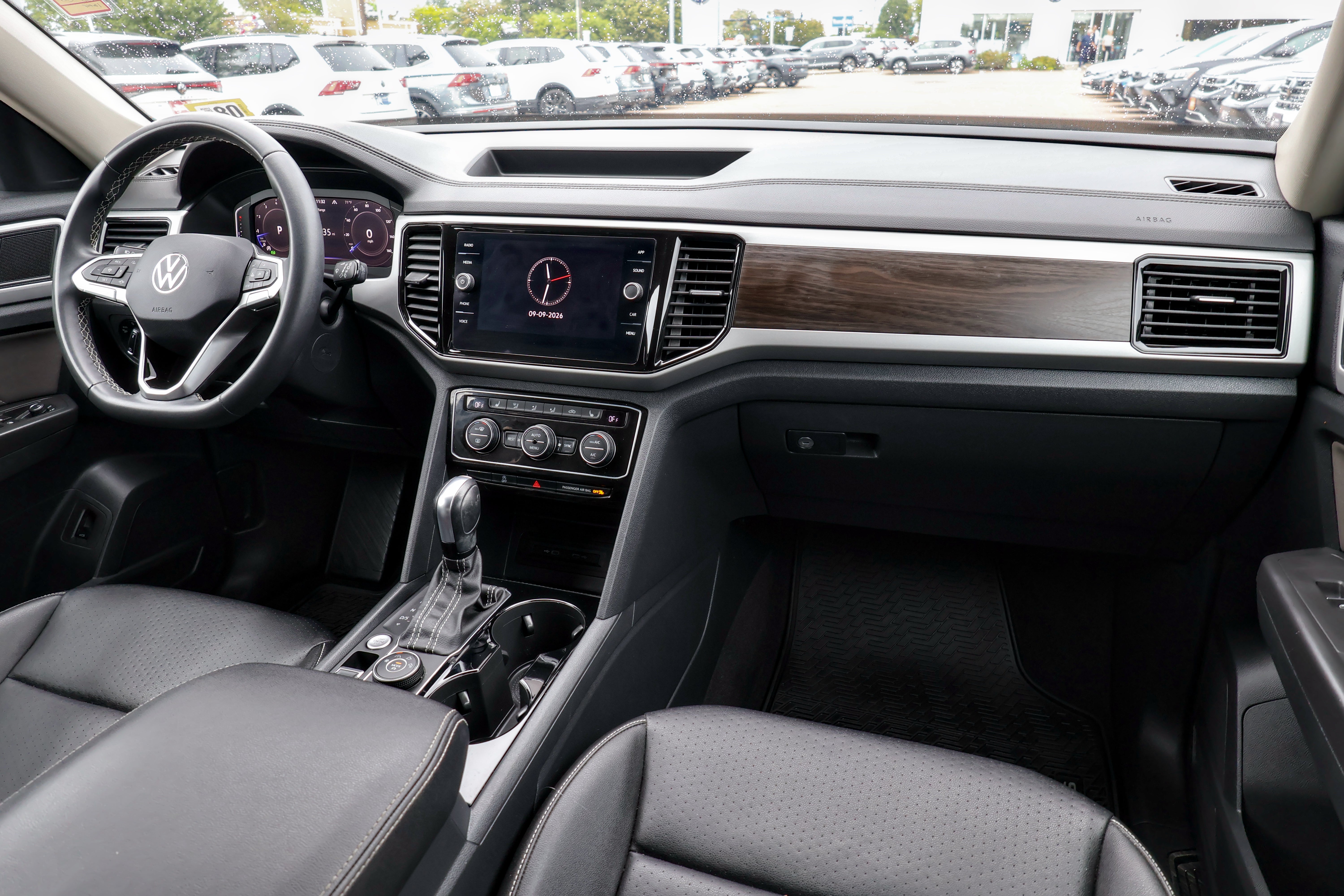 2023 Volkswagen Atlas 3.6L V6 SE w/Technology