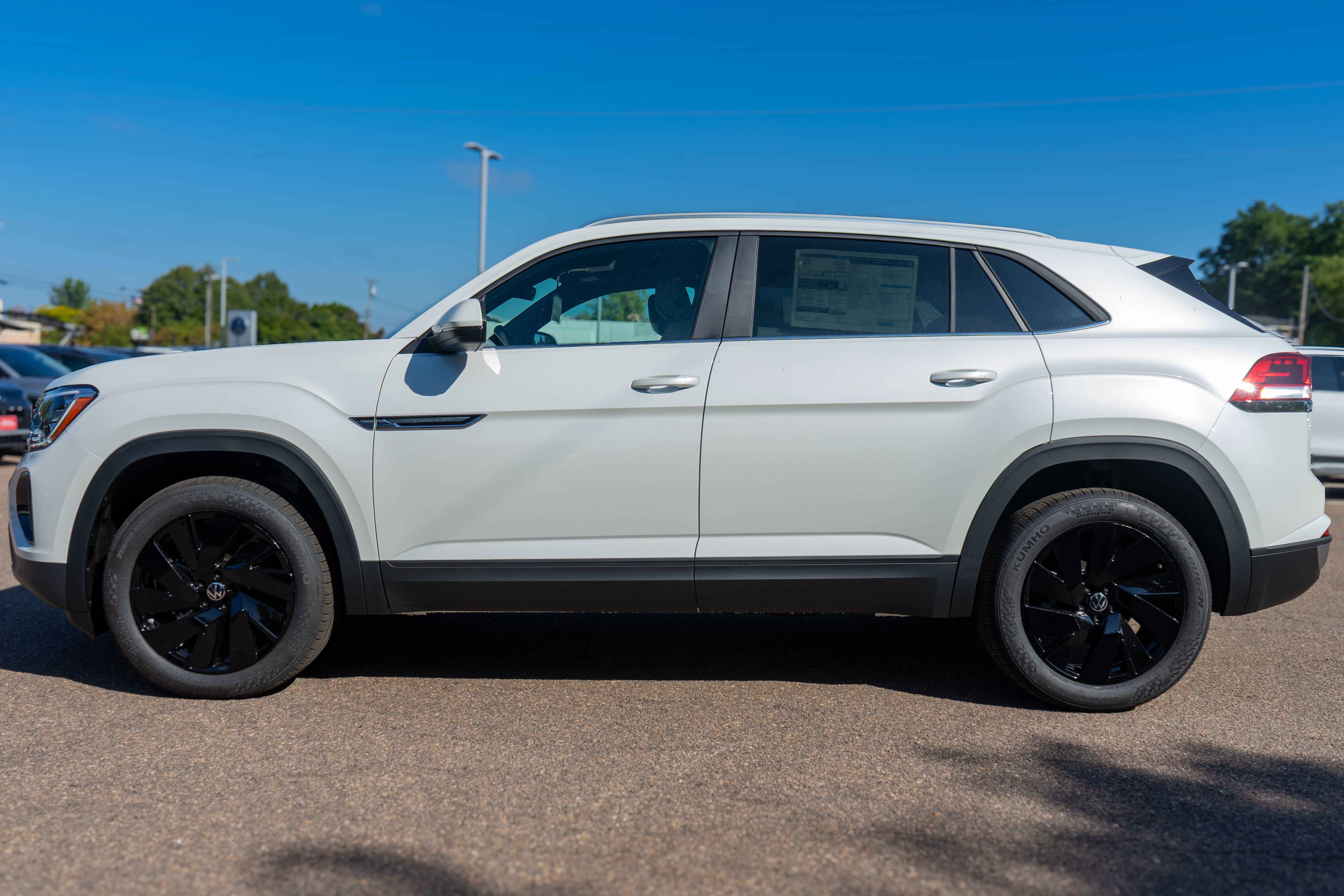 2026 Volkswagen Atlas Cross Sport 2.0T SE w/Technology