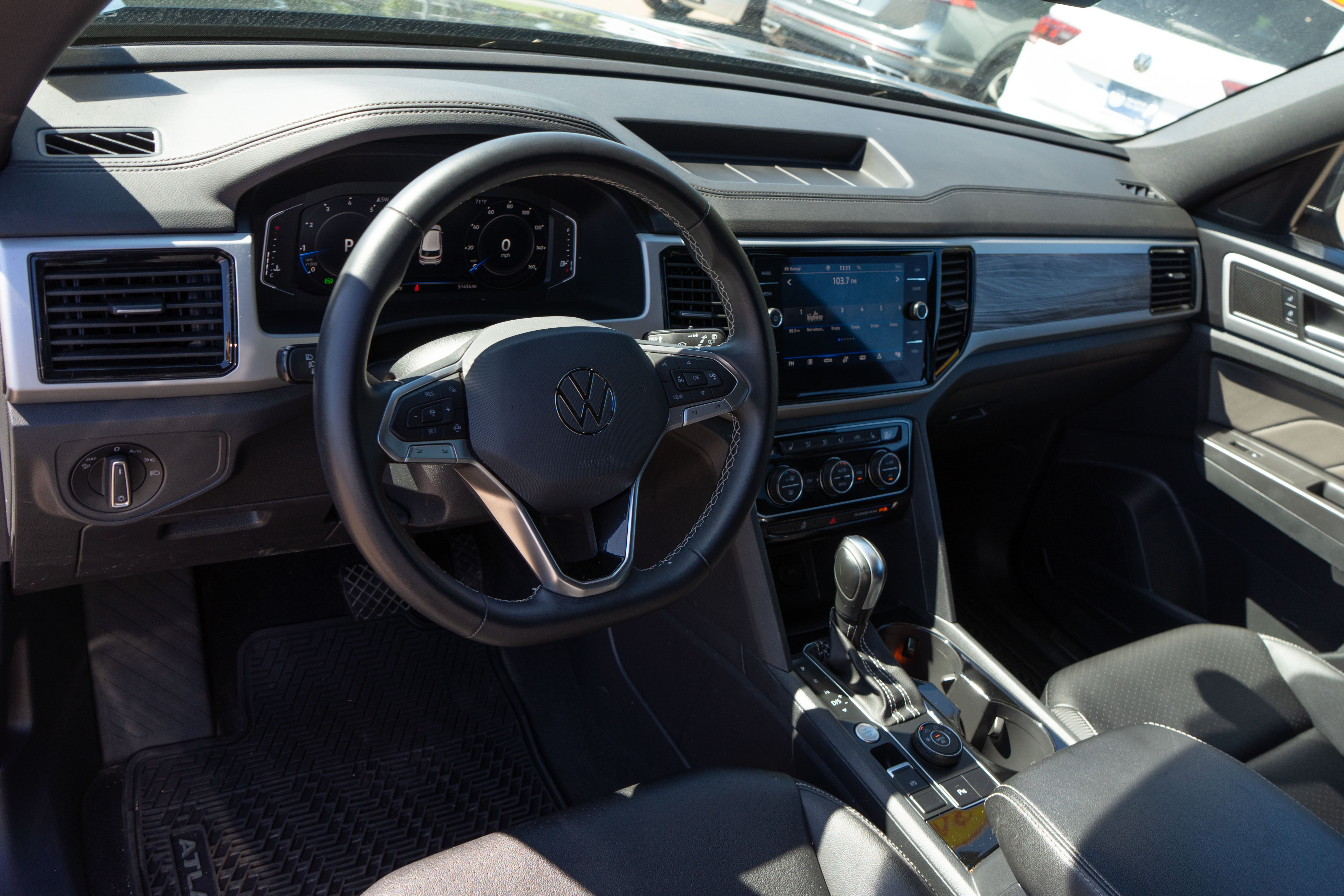 2023 Volkswagen Atlas Cross Sport 2.0T SE w/Technology