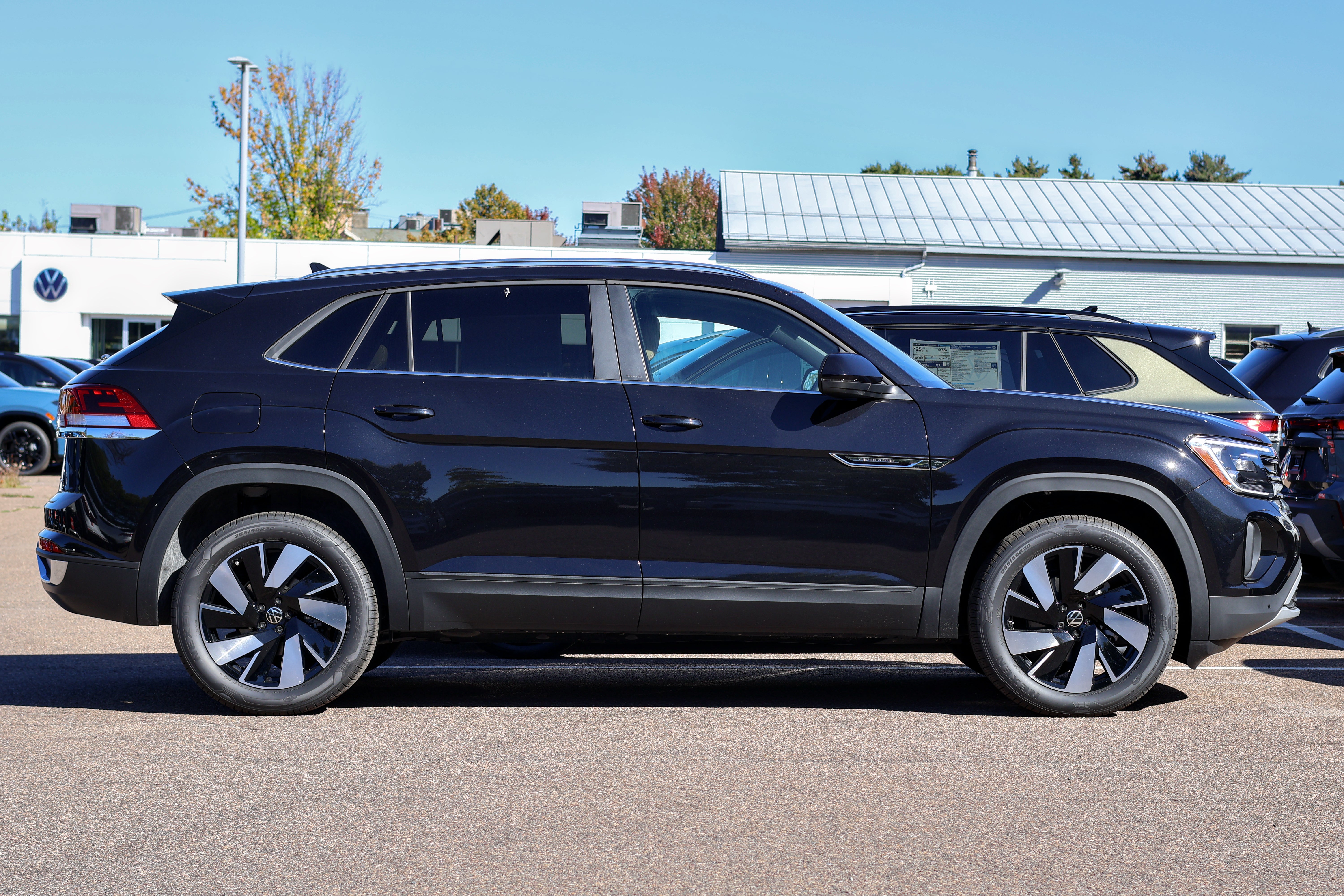2026 Volkswagen Atlas Cross Sport SE with Technology