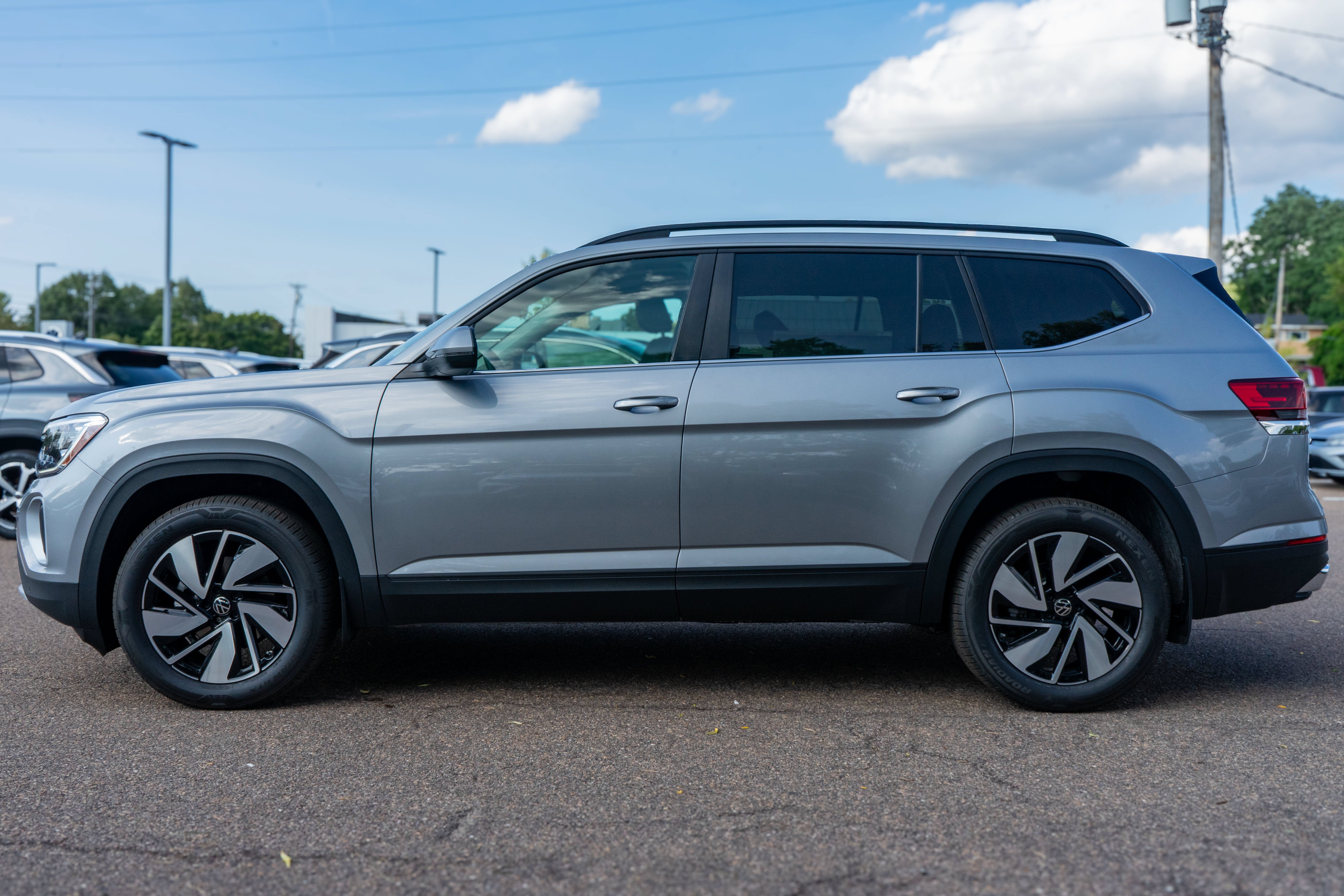 2026 Volkswagen Atlas SE with Technology