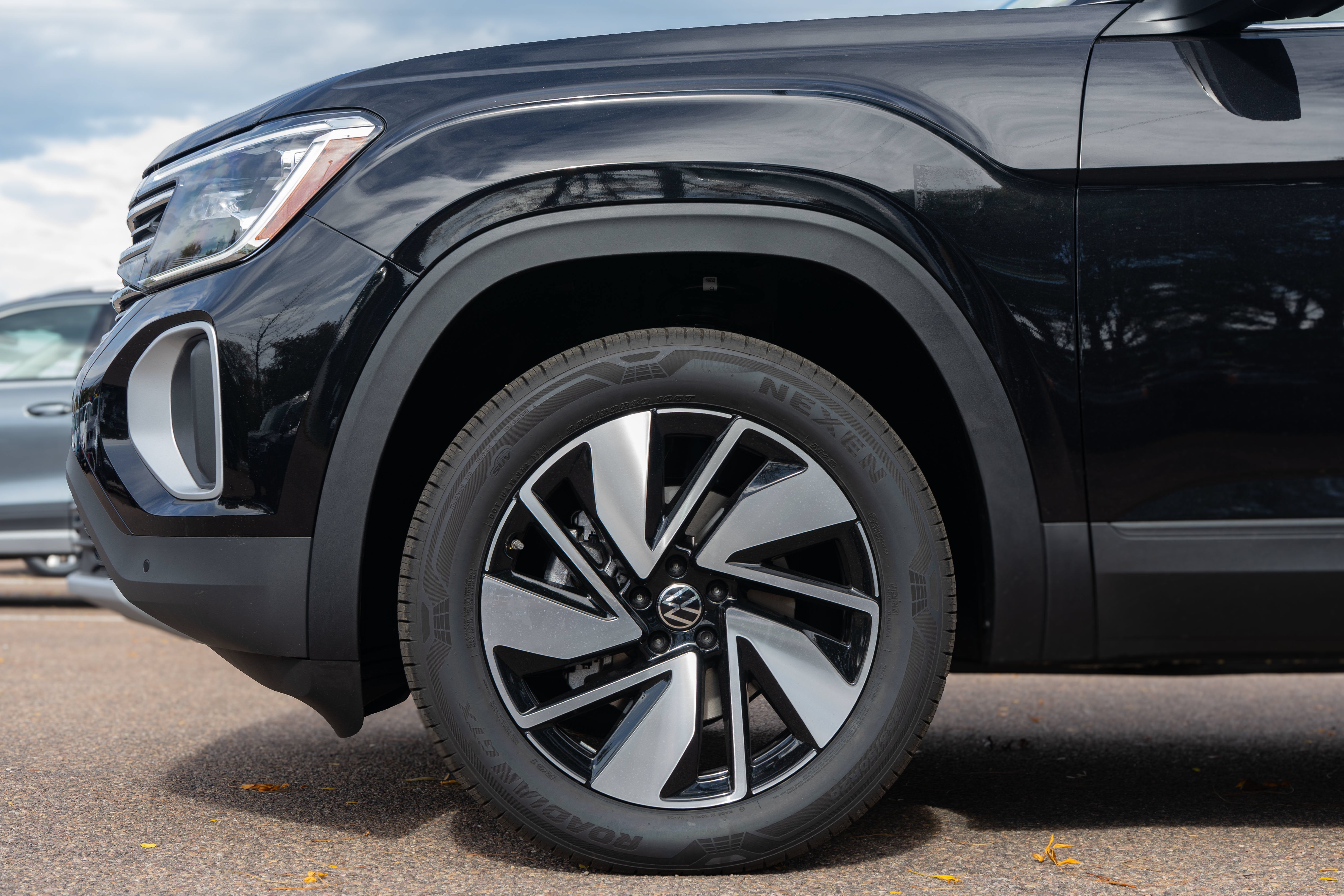 2026 Volkswagen Atlas SE with Technology