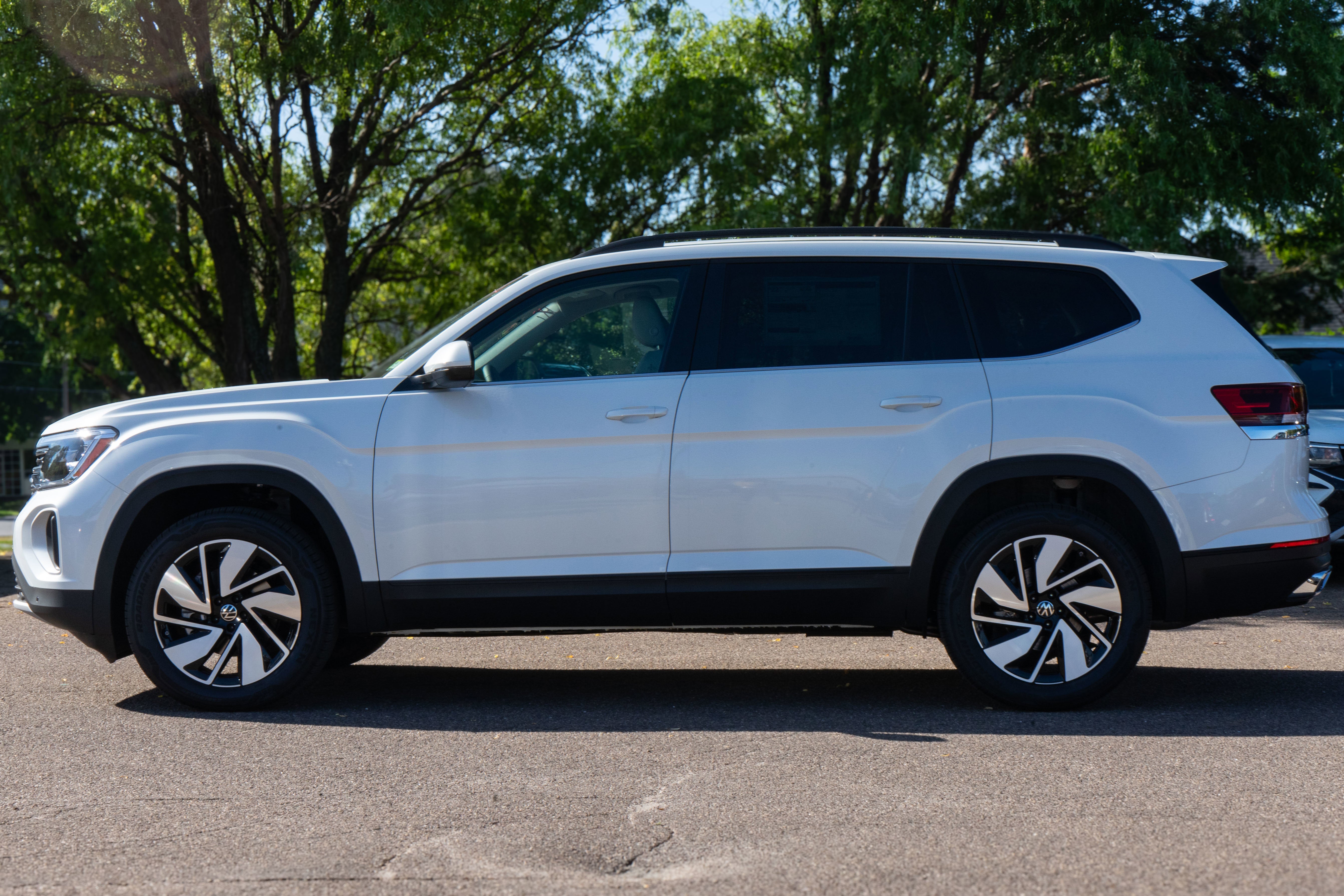 2026 Volkswagen Atlas 2.0T SE