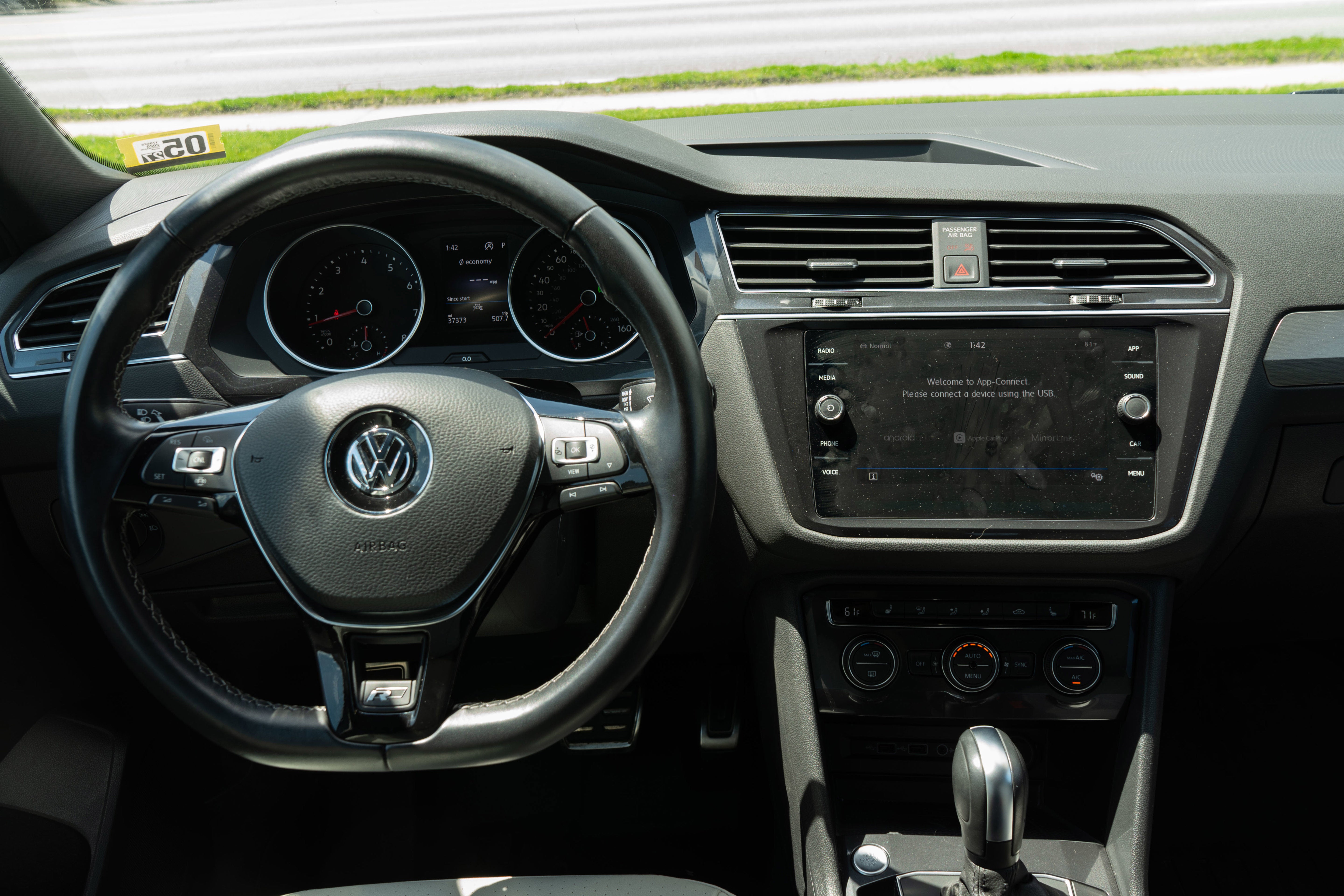 2020 Volkswagen Tiguan SE R-Line Black