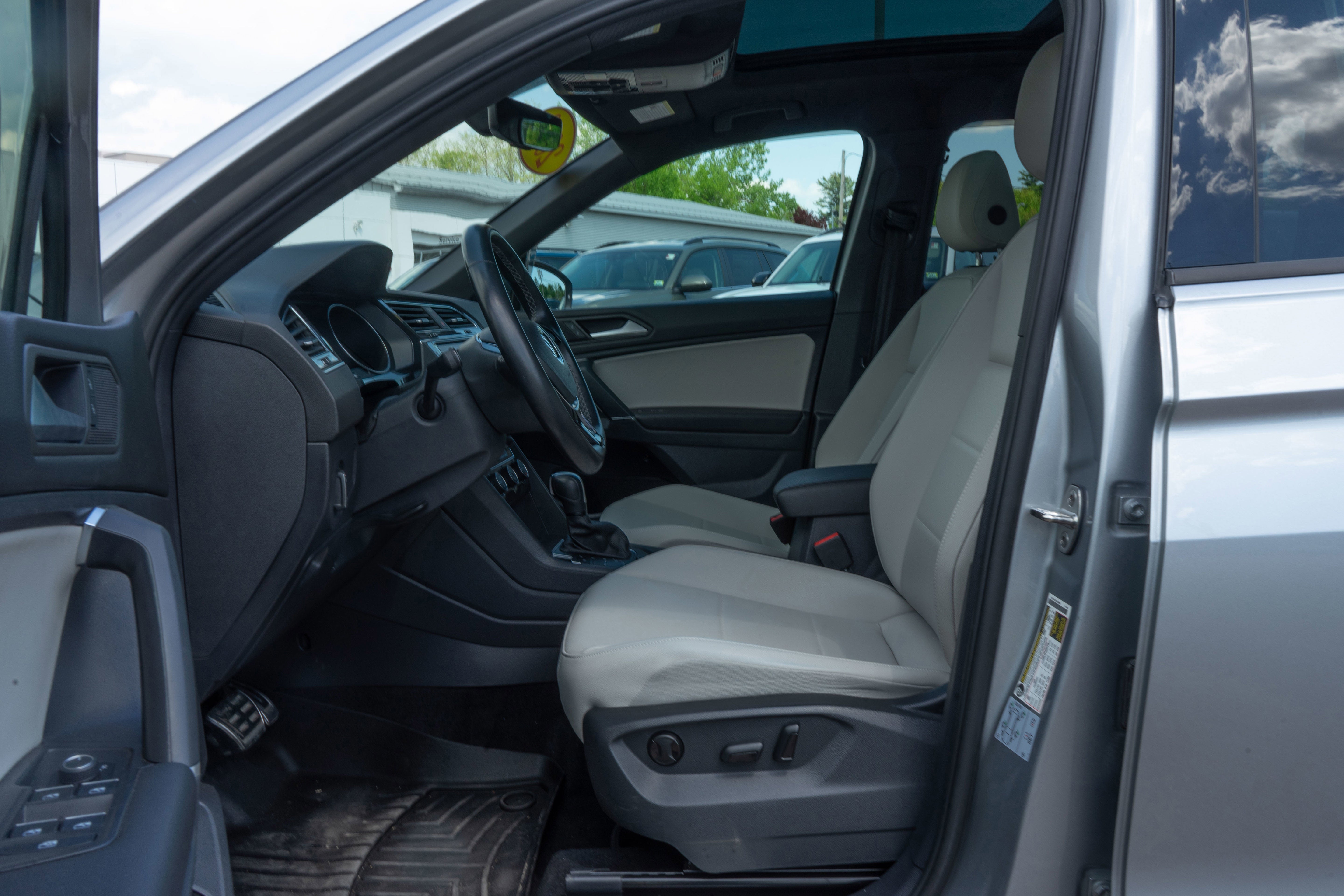 2020 Volkswagen Tiguan SE R-Line Black