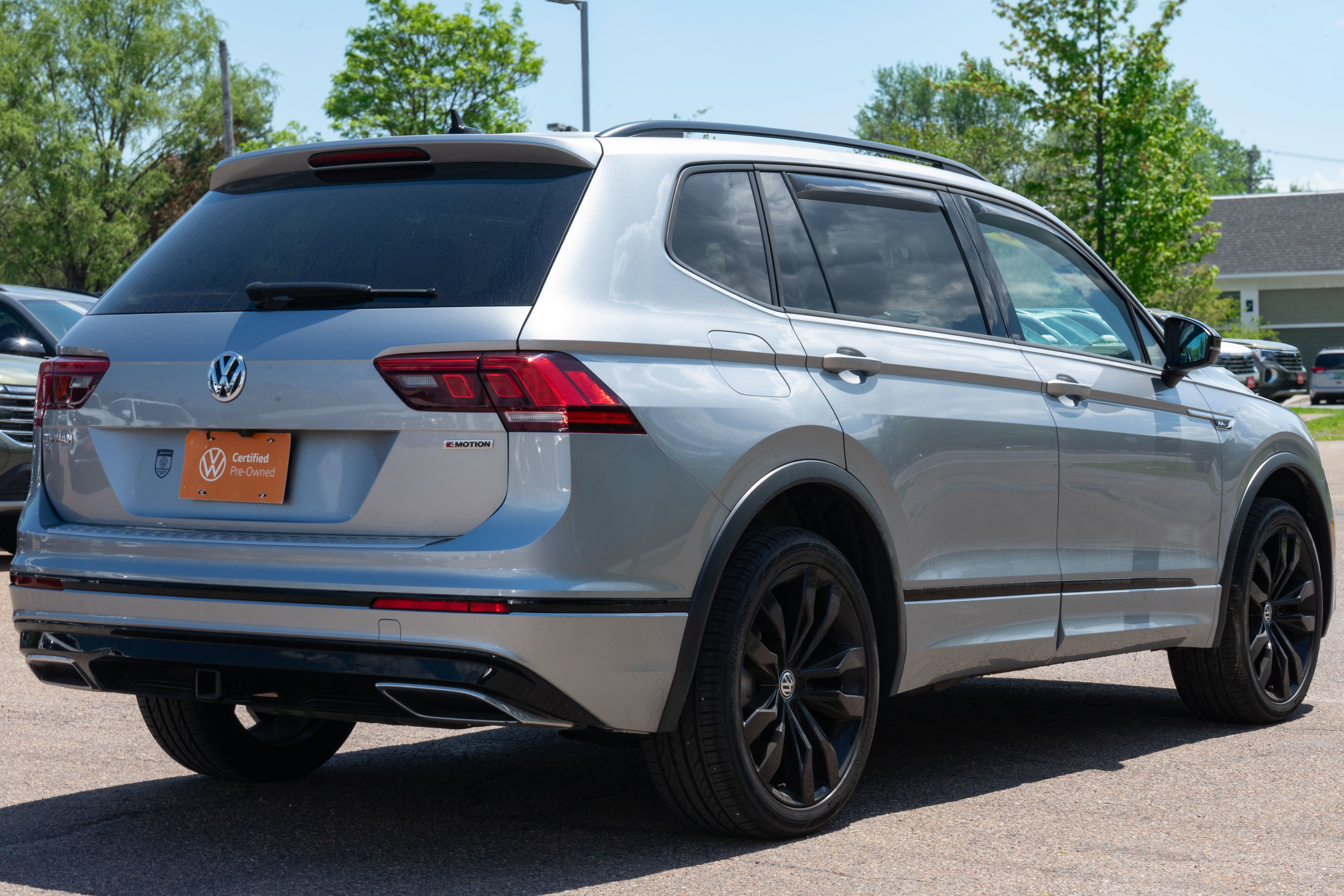 2020 Volkswagen Tiguan SE R-Line Black