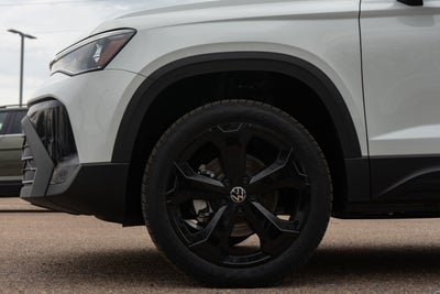 2026 Volkswagen Taos SE Black