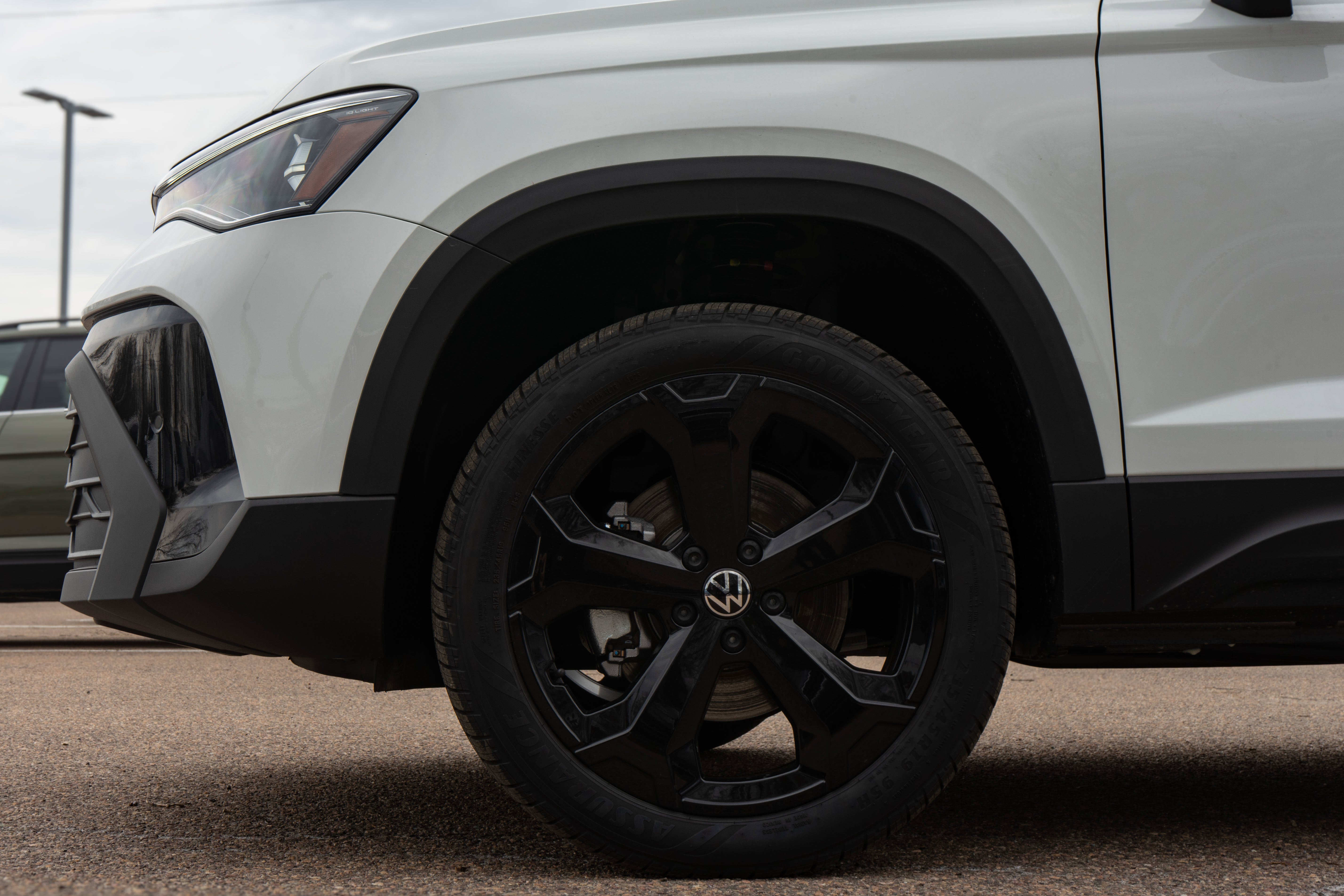 2026 Volkswagen Taos SE Black