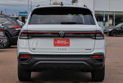 2027 Volkswagen Taos SE Black