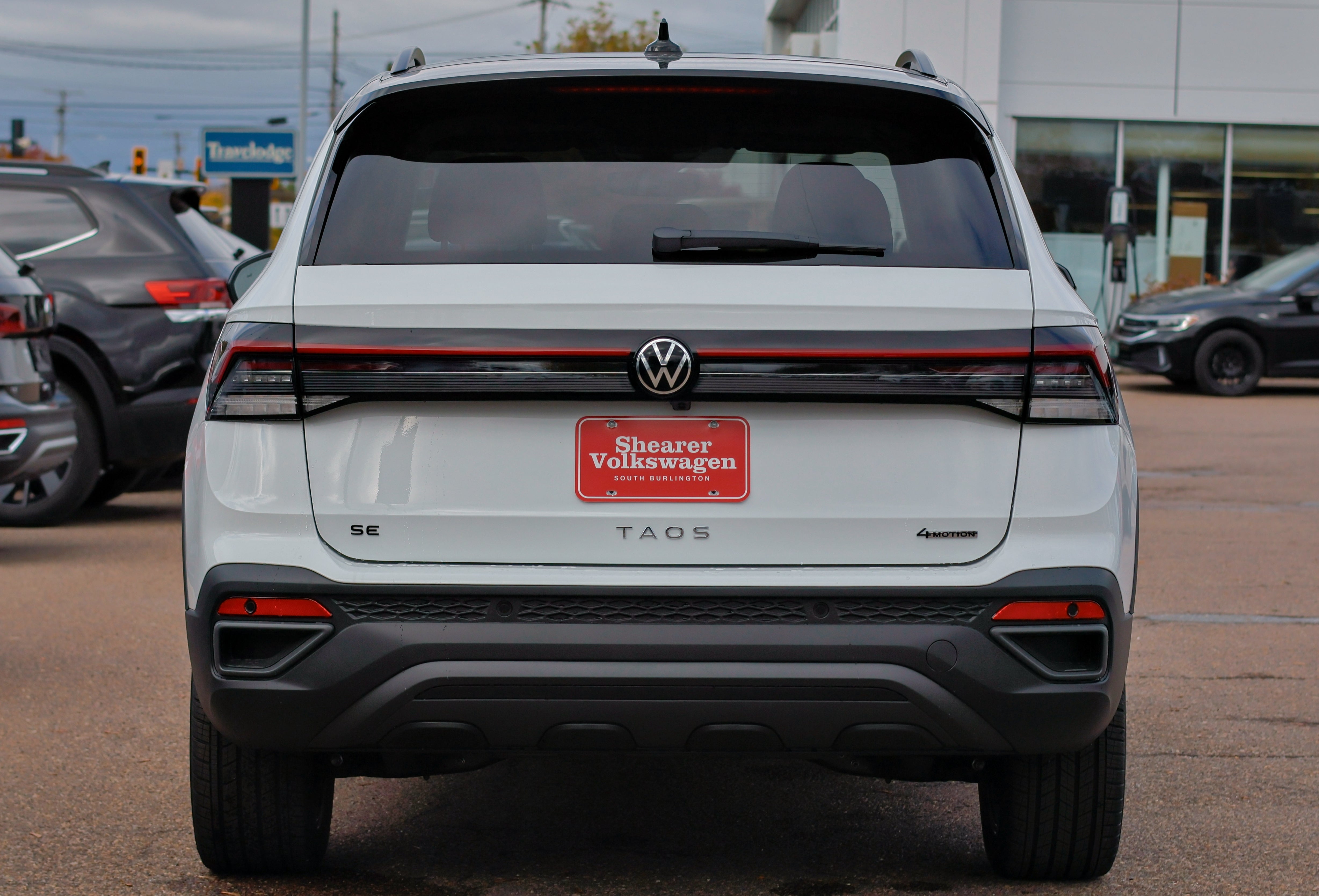 2027 Volkswagen Taos SE Black
