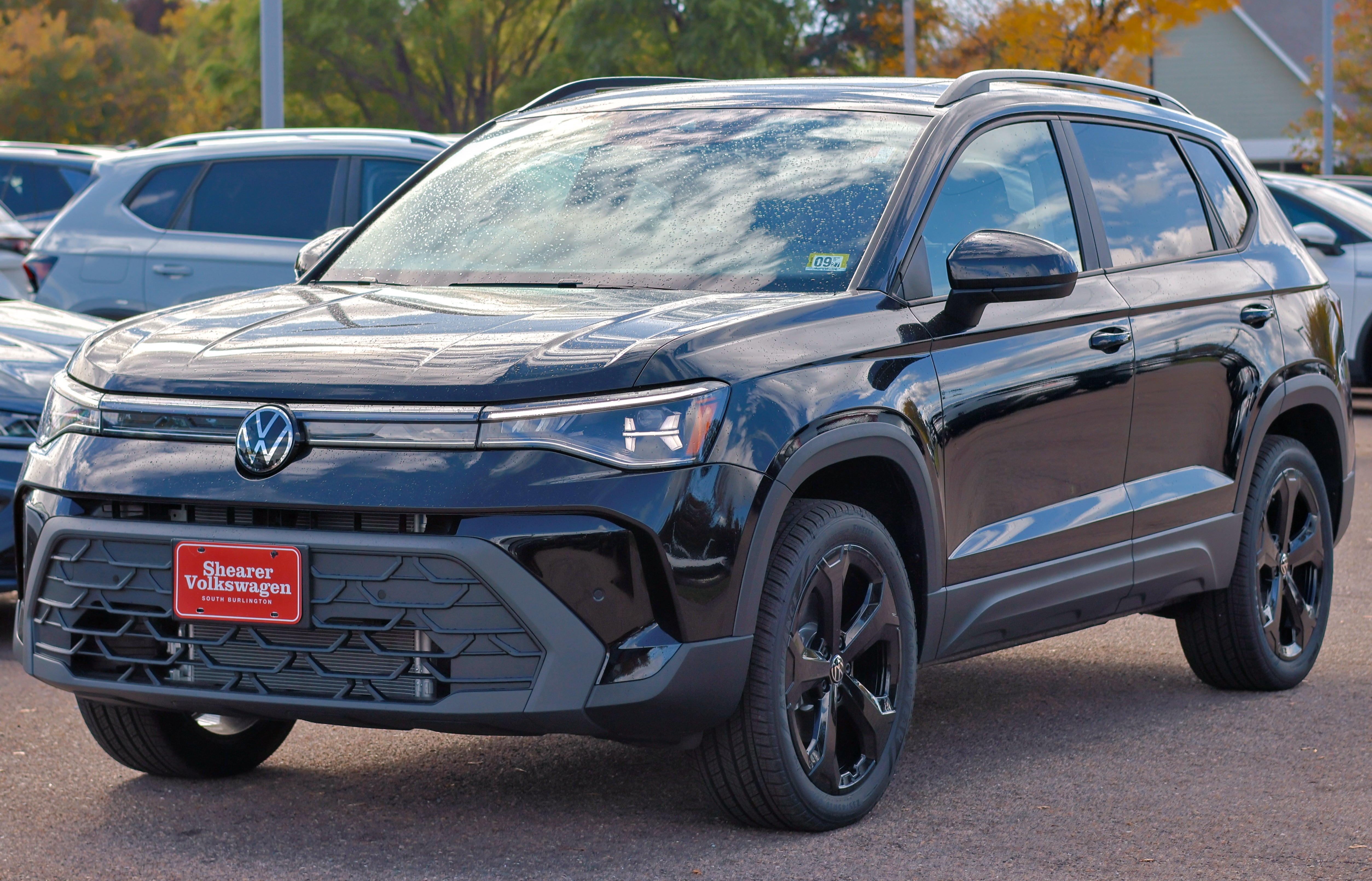 2027 Volkswagen Taos SE Black