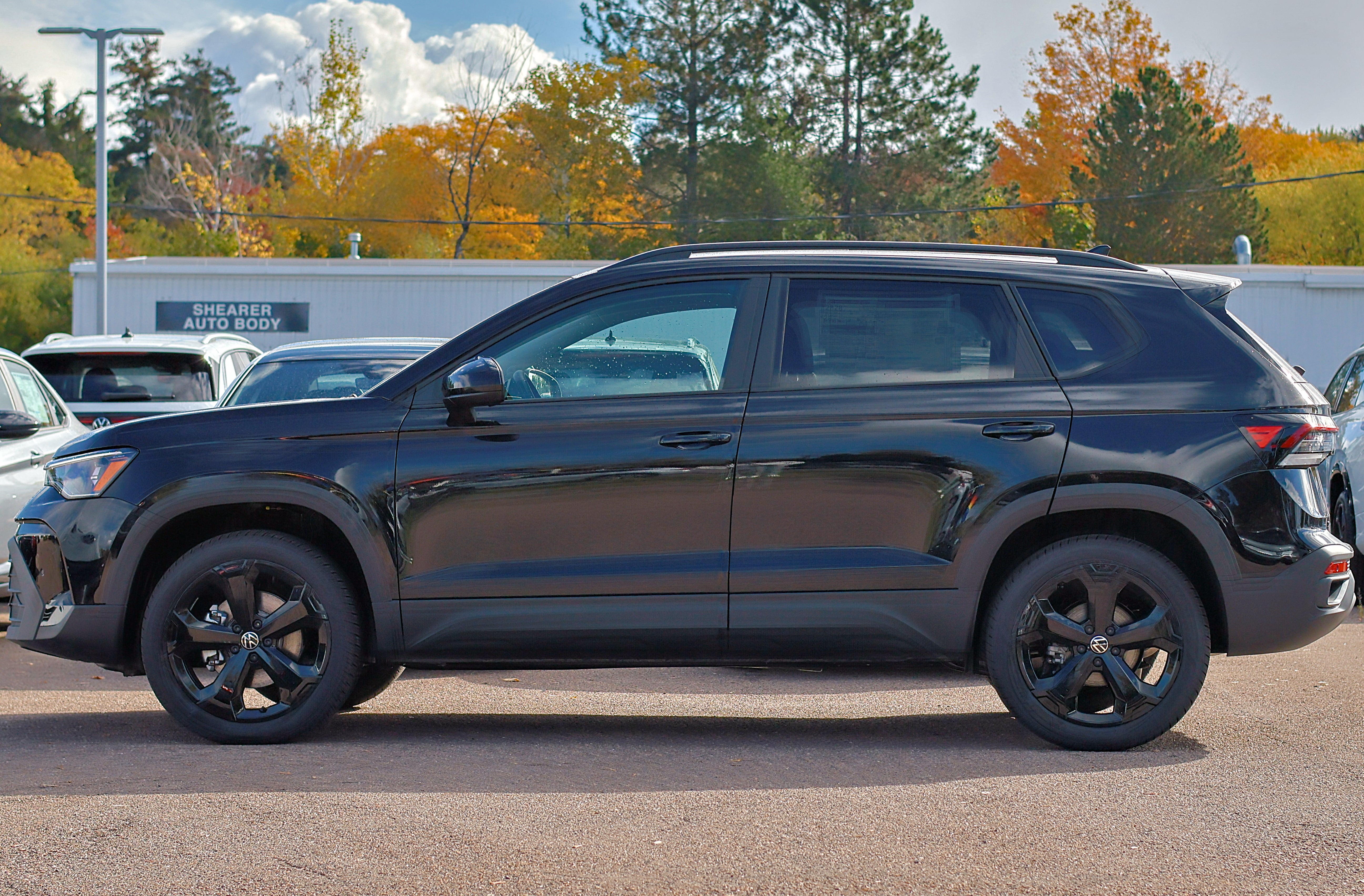 2027 Volkswagen Taos SE Black