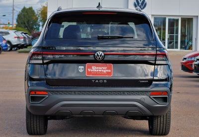 2027 Volkswagen Taos SE Black