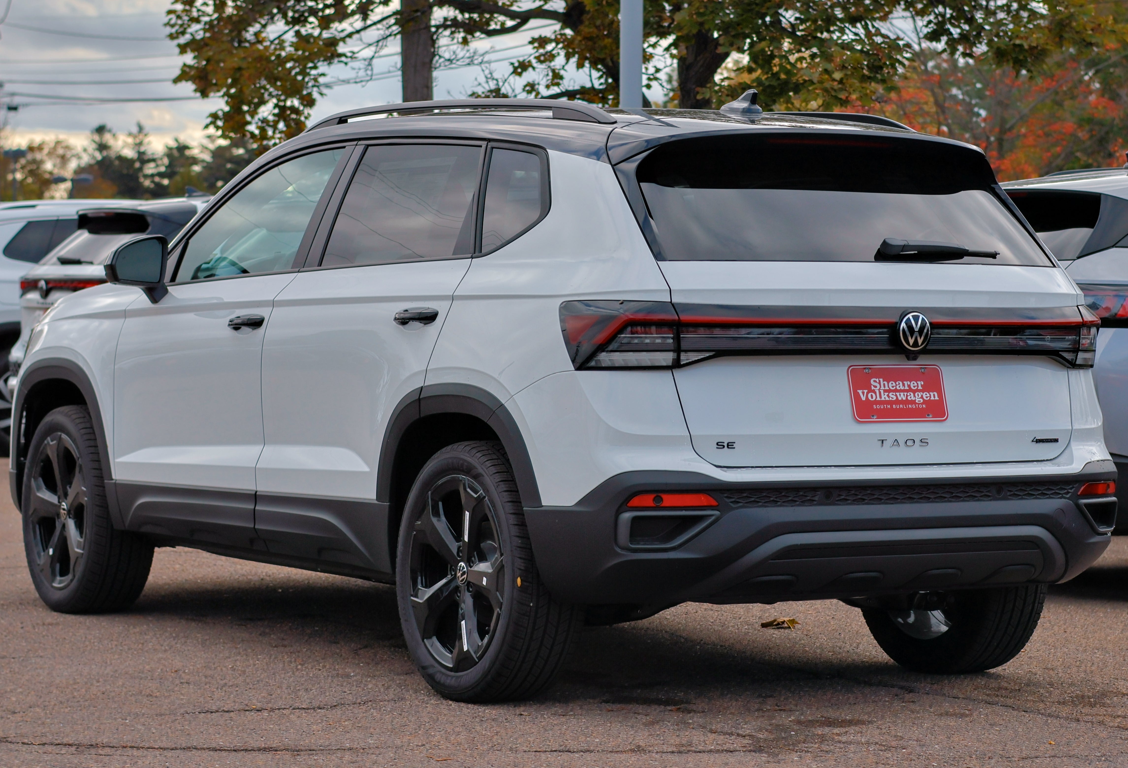 2027 Volkswagen Taos SE Black