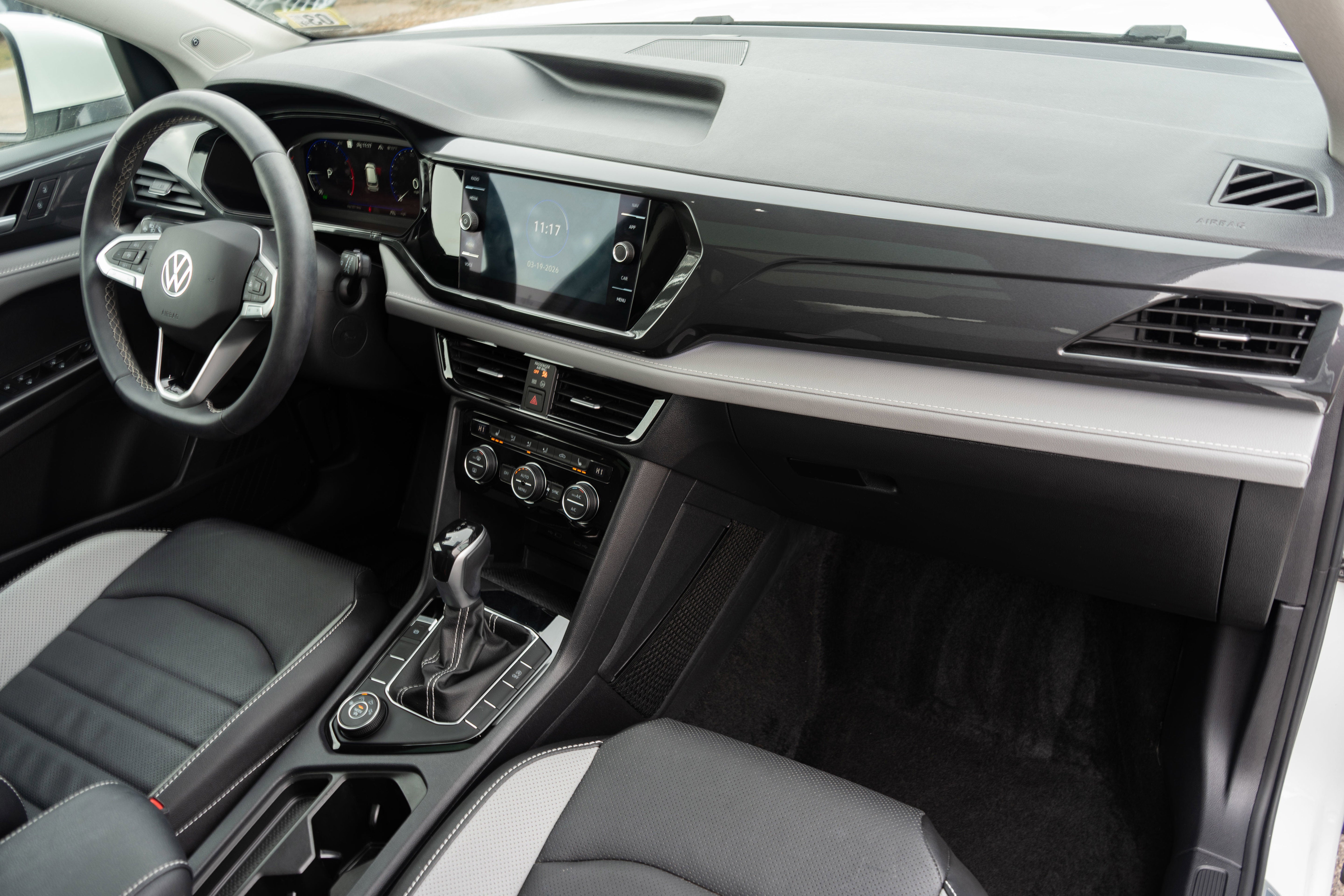 2023 Volkswagen Taos SEL