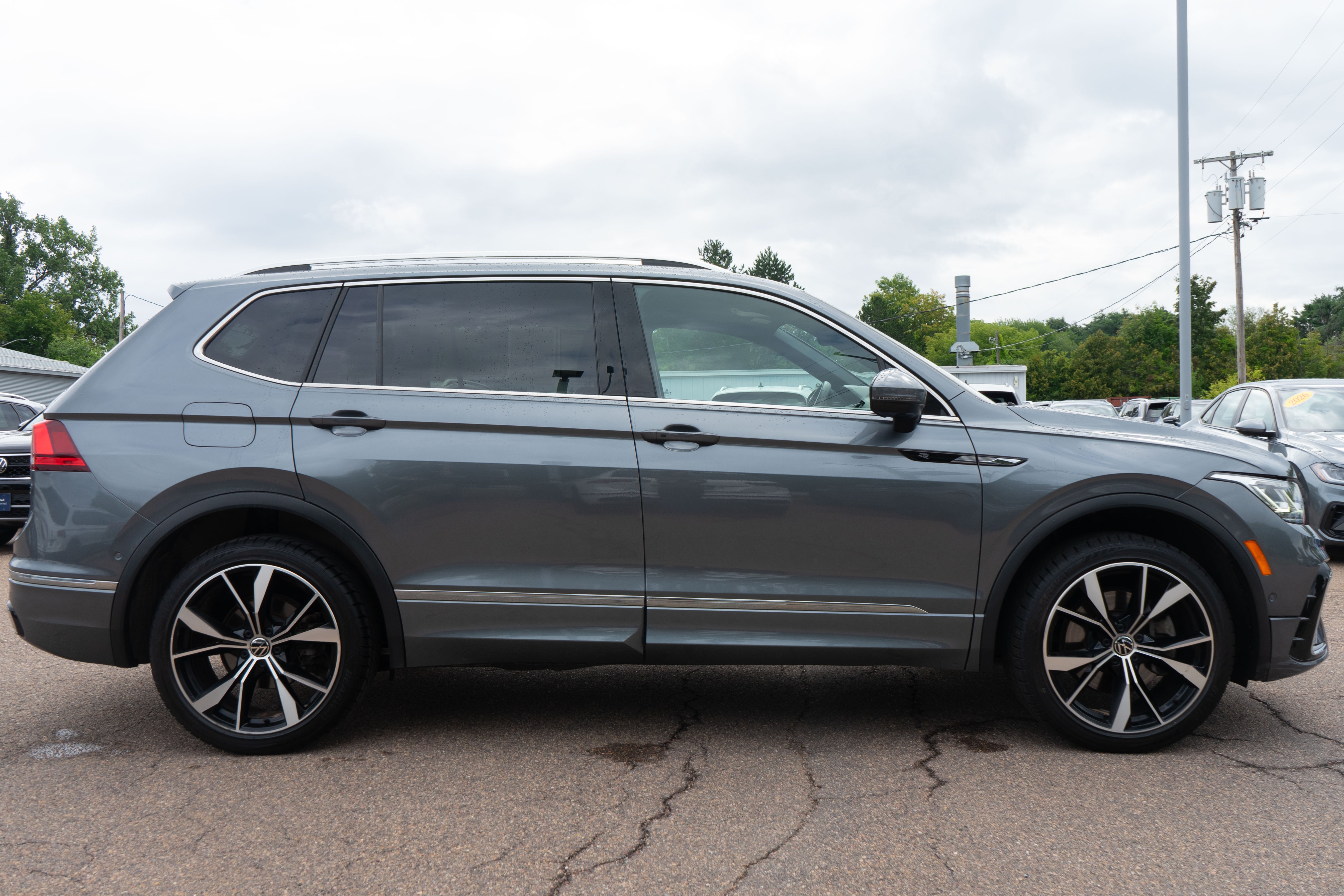 2023 Volkswagen Tiguan 2.0T SEL R-Line