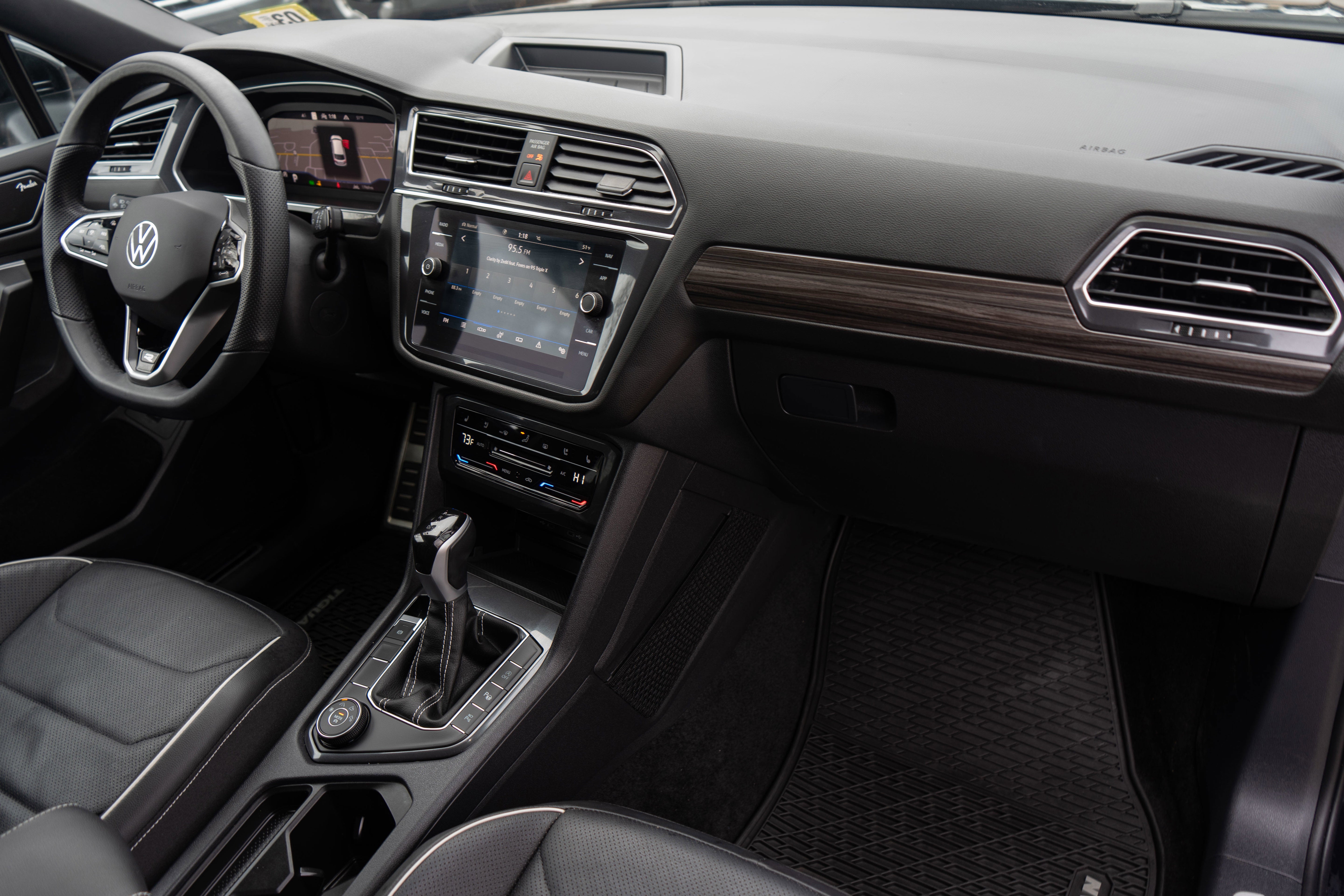 2024 Volkswagen Tiguan SEL R-Line