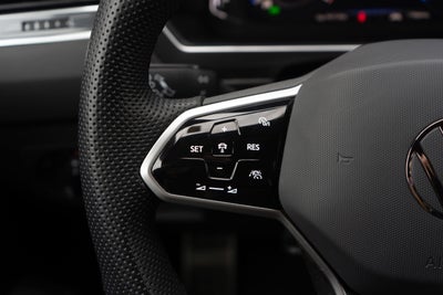 2024 Volkswagen Tiguan SEL R-Line