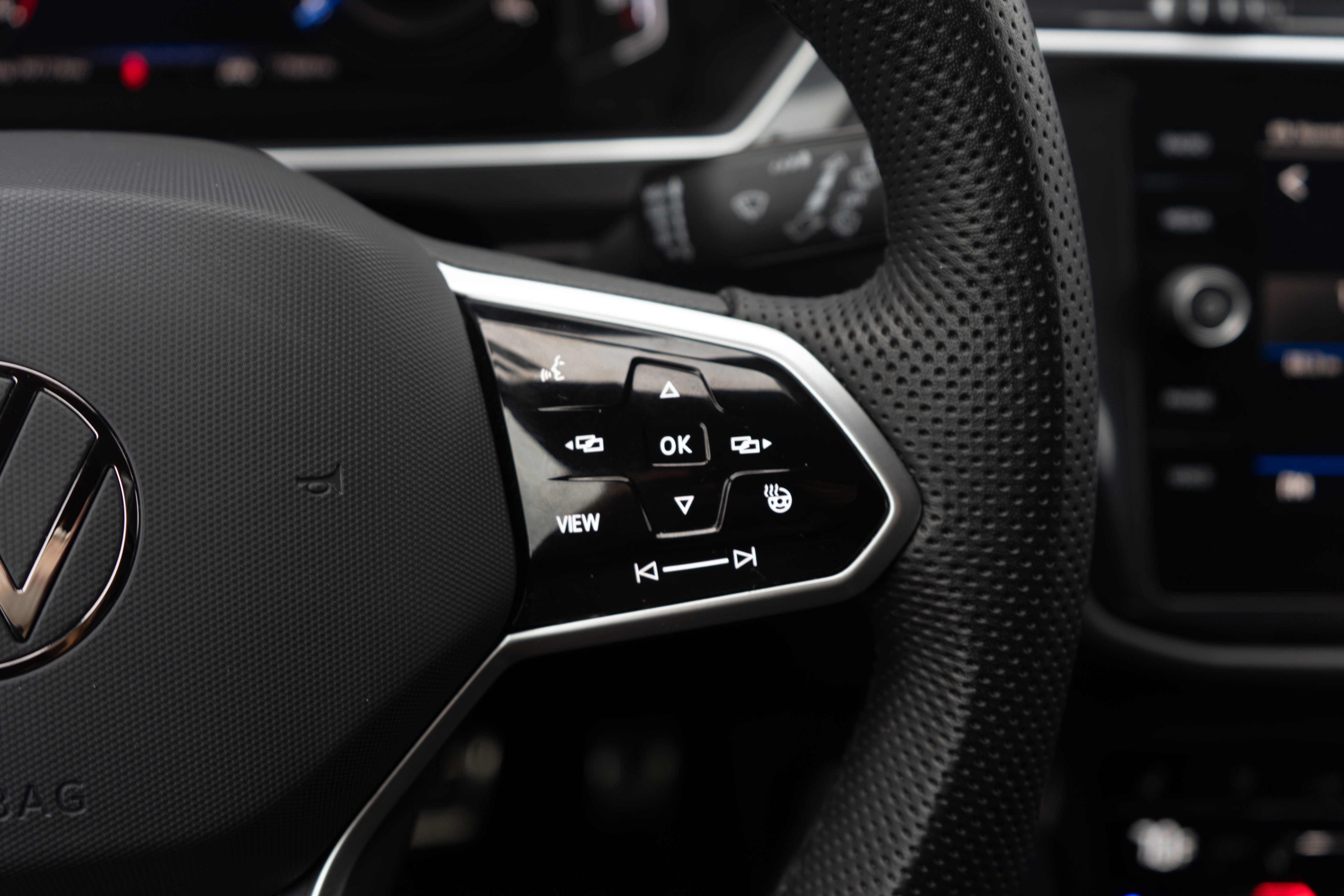 2024 Volkswagen Tiguan SEL R-Line