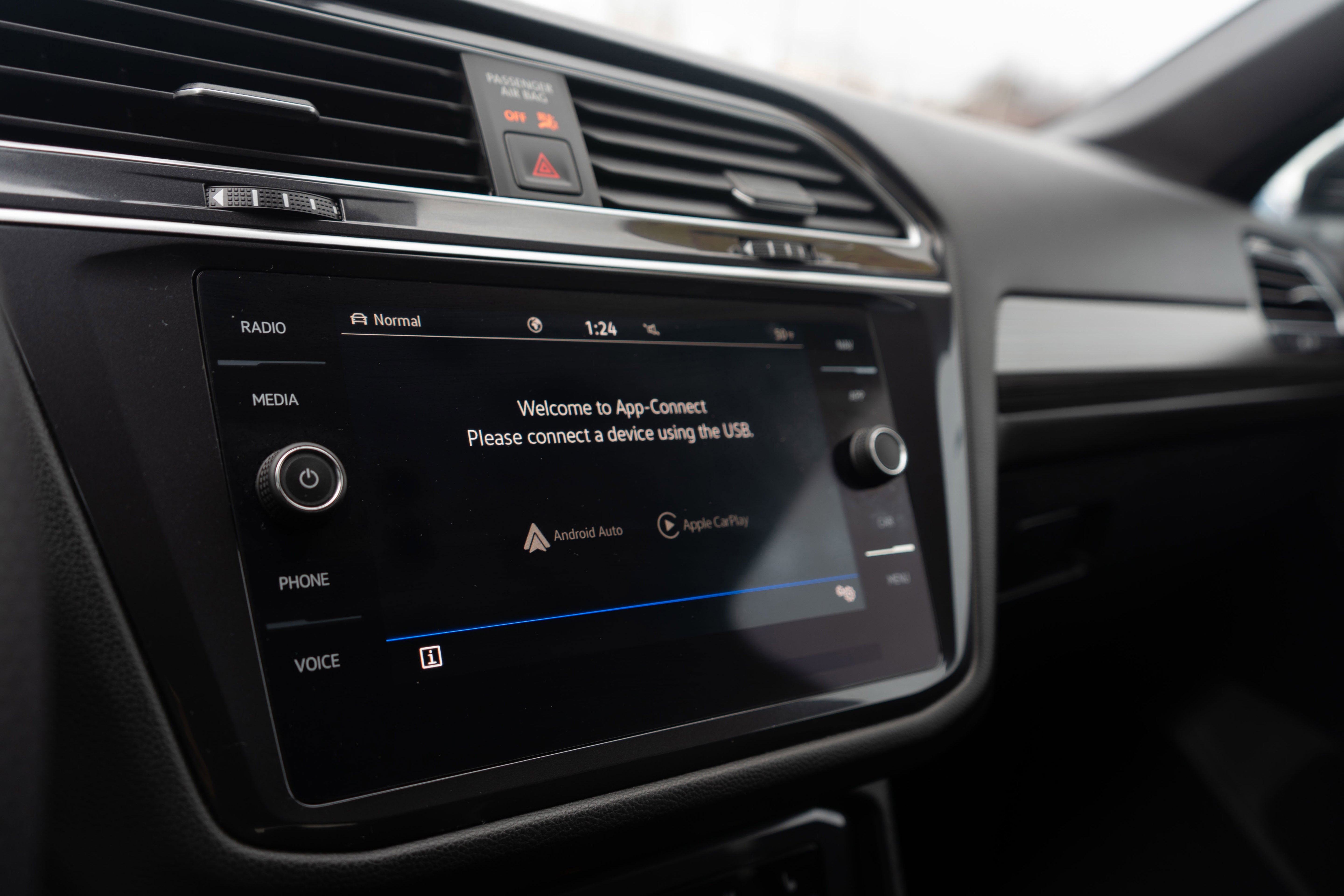 2024 Volkswagen Tiguan SEL R-Line