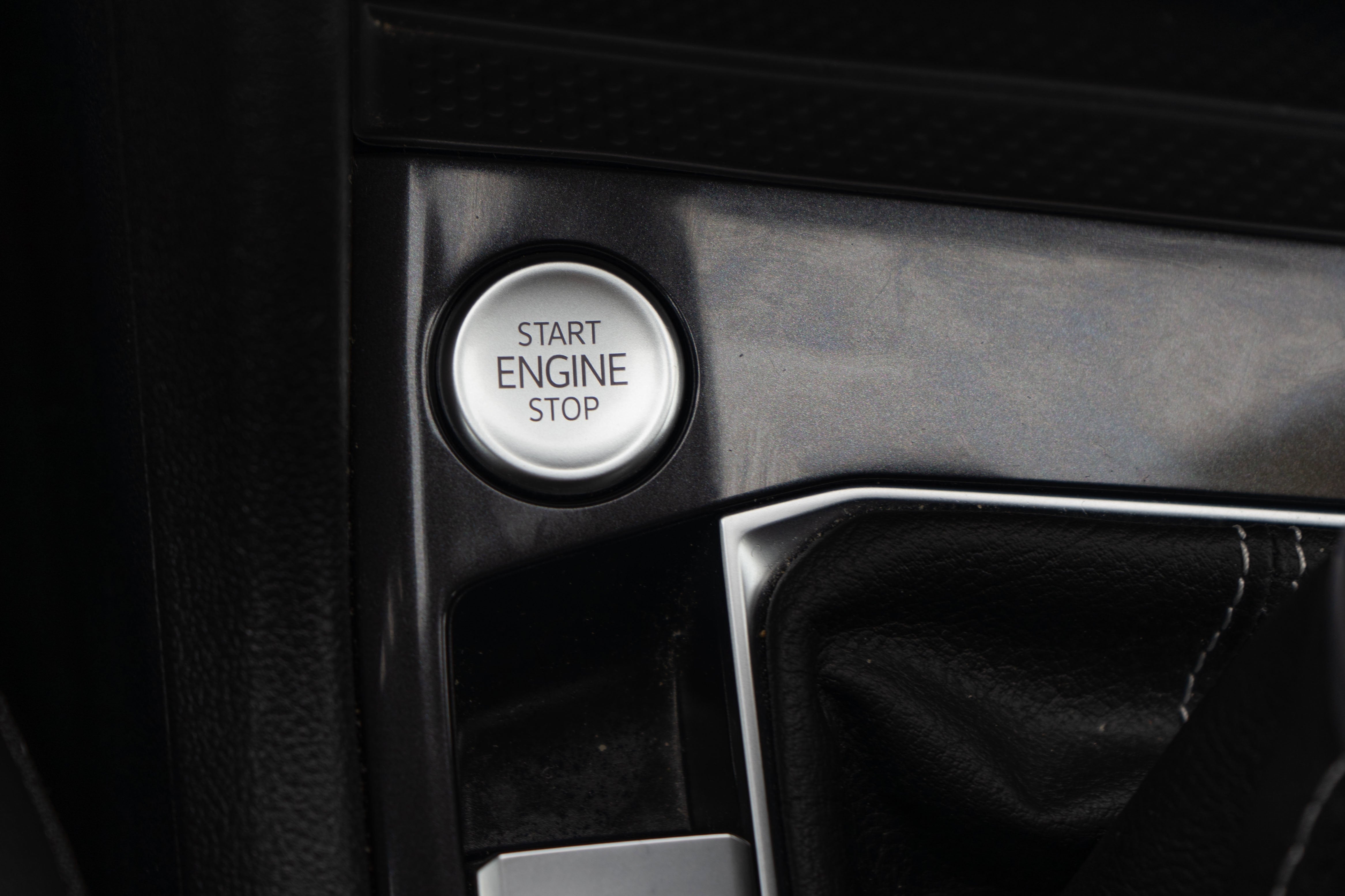 2024 Volkswagen Tiguan SEL R-Line