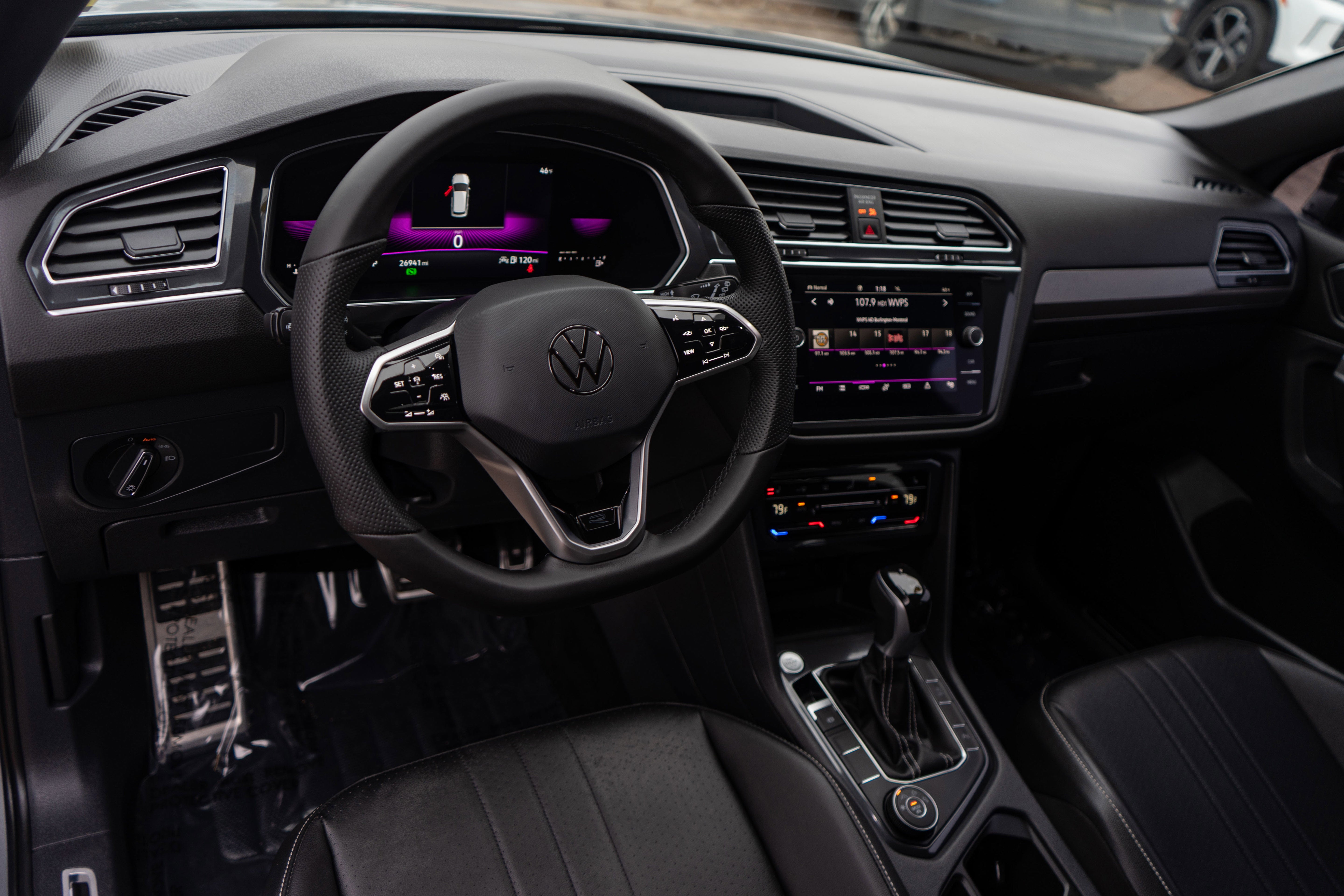 2022 Volkswagen Tiguan SE R-Line Black