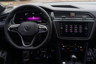 2022 Volkswagen Tiguan SE R-Line Black