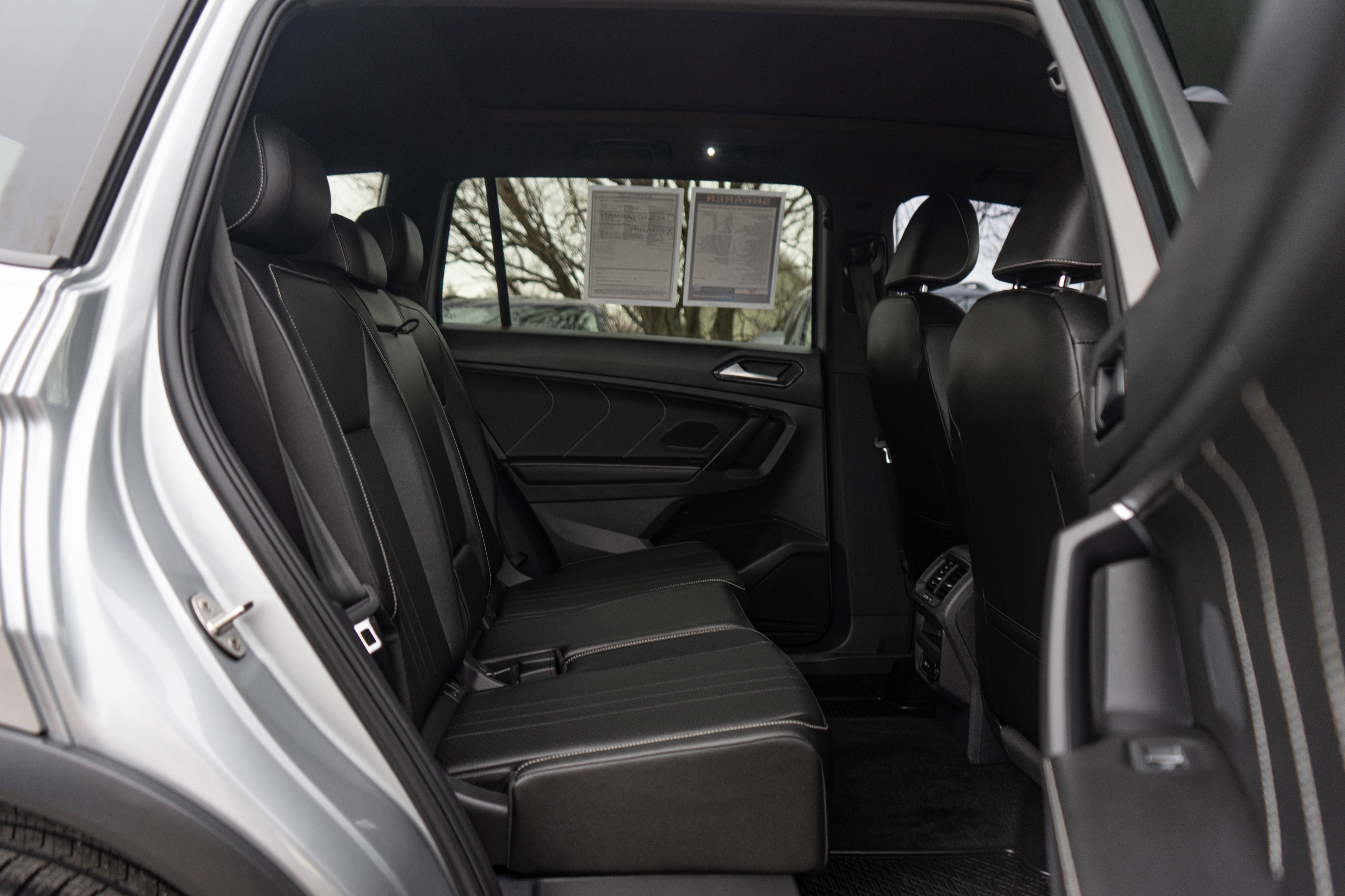 2022 Volkswagen Tiguan SE R-Line Black