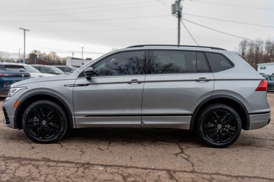 2022 Volkswagen Tiguan SE R-Line Black