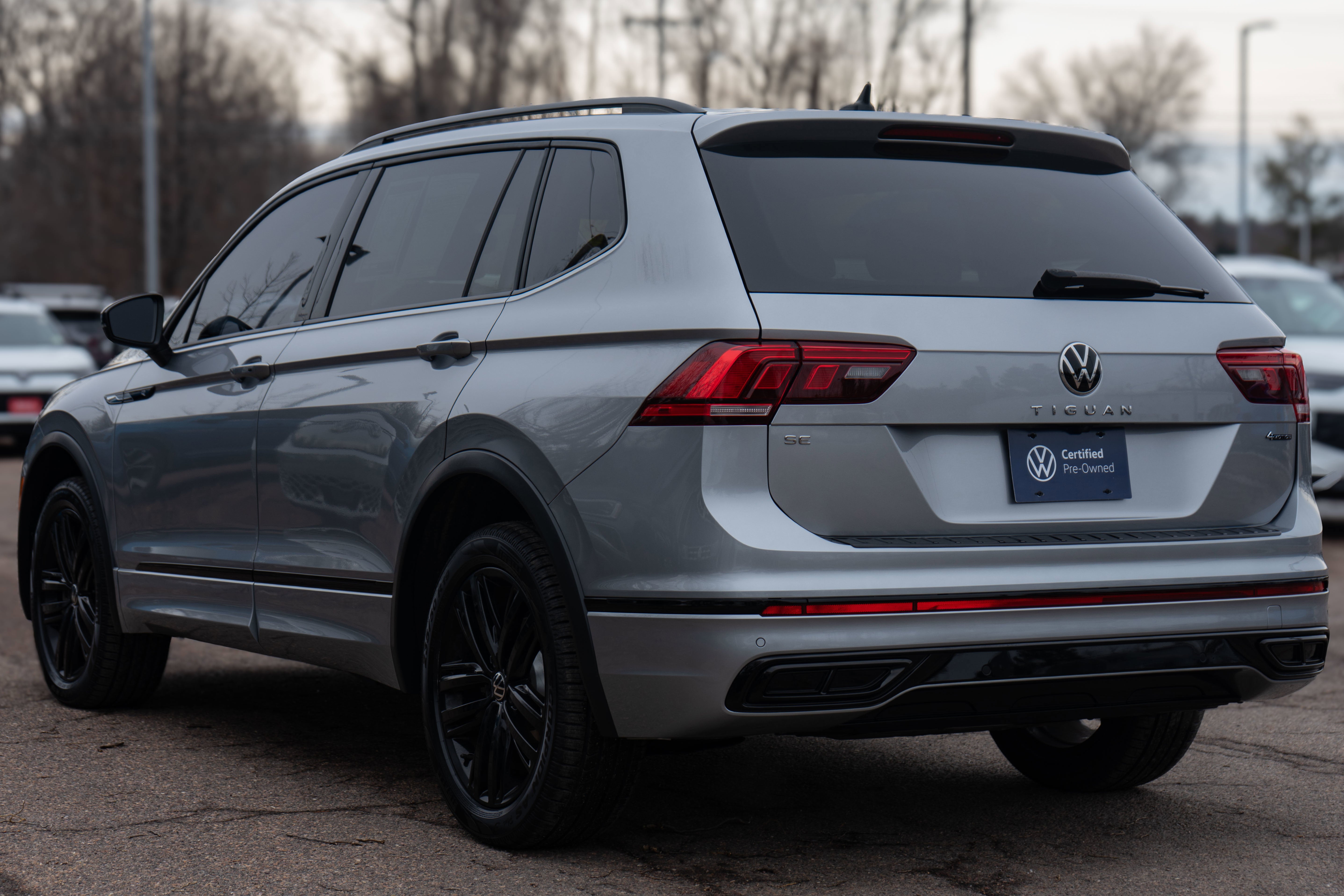 2022 Volkswagen Tiguan SE R-Line Black