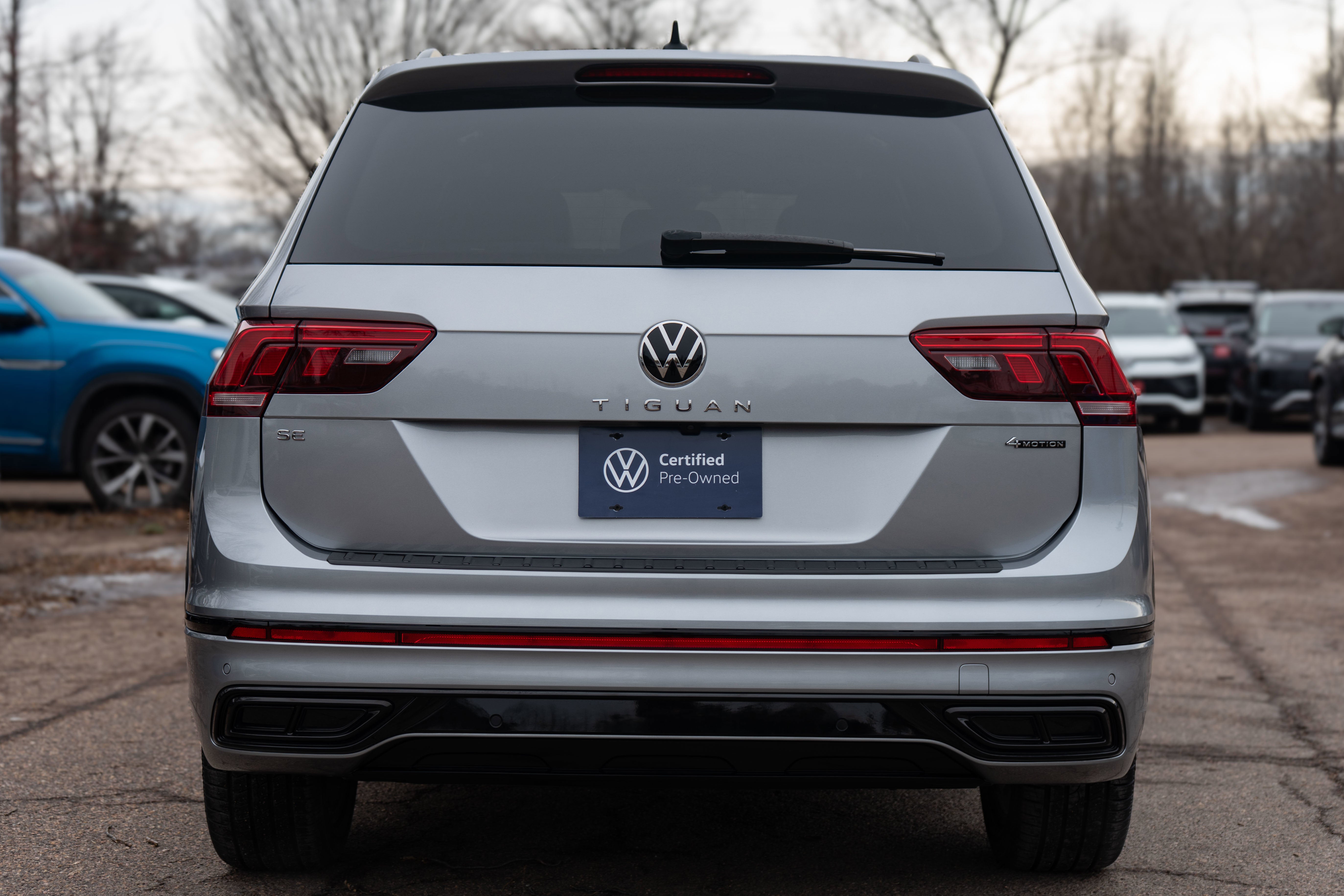 2022 Volkswagen Tiguan SE R-Line Black