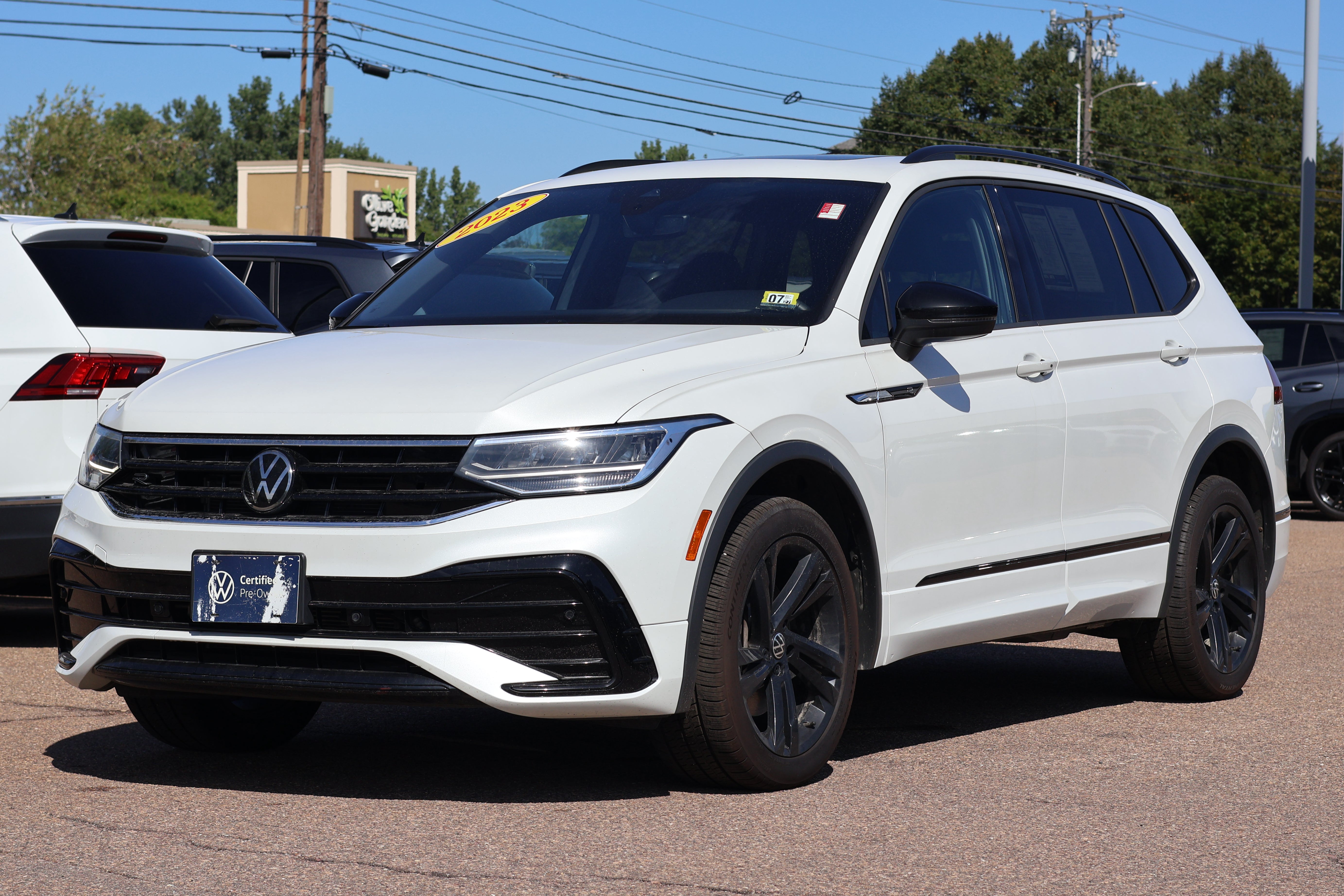 2023 Volkswagen Tiguan 2.0T SE R-Line Black