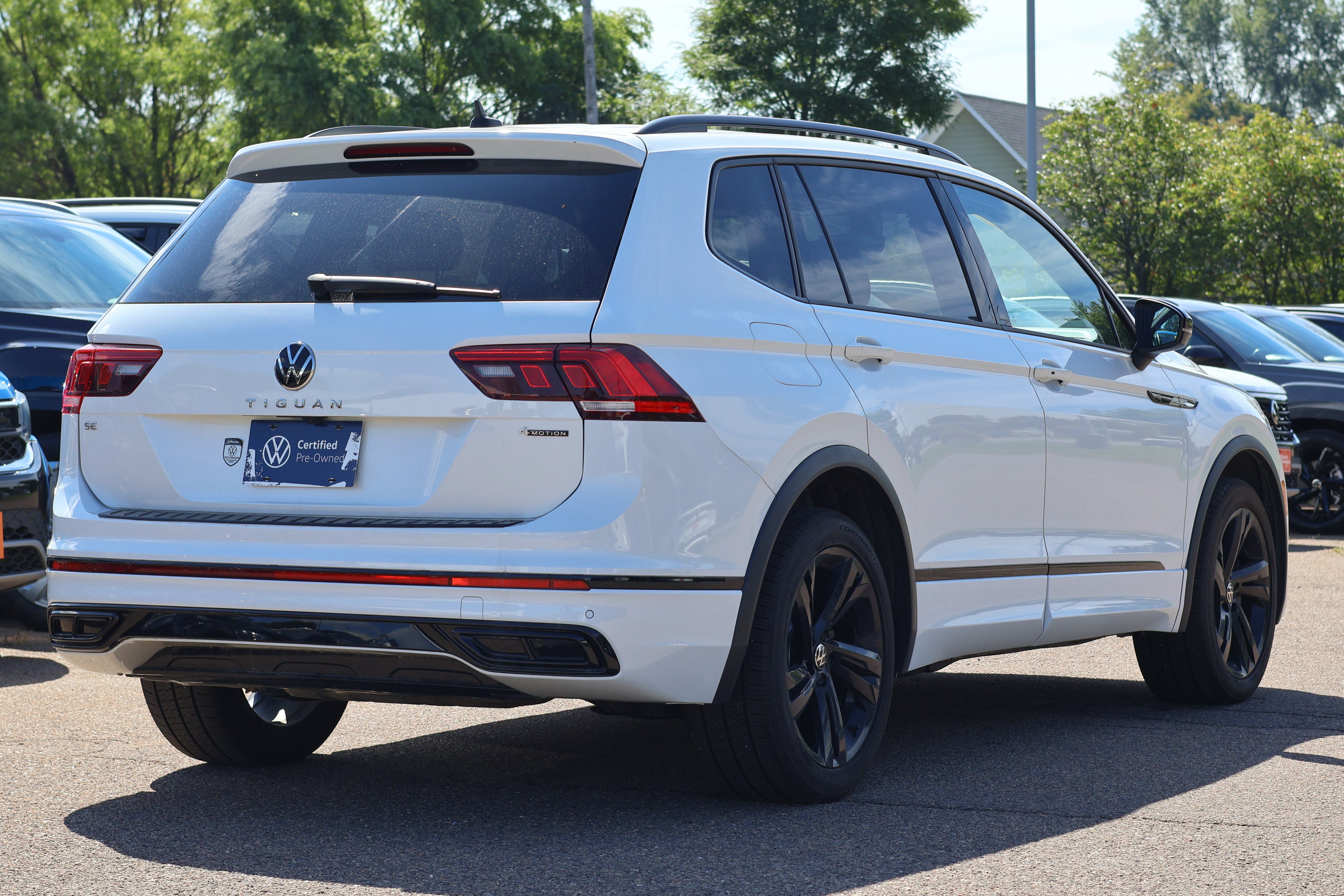 2023 Volkswagen Tiguan 2.0T SE R-Line Black