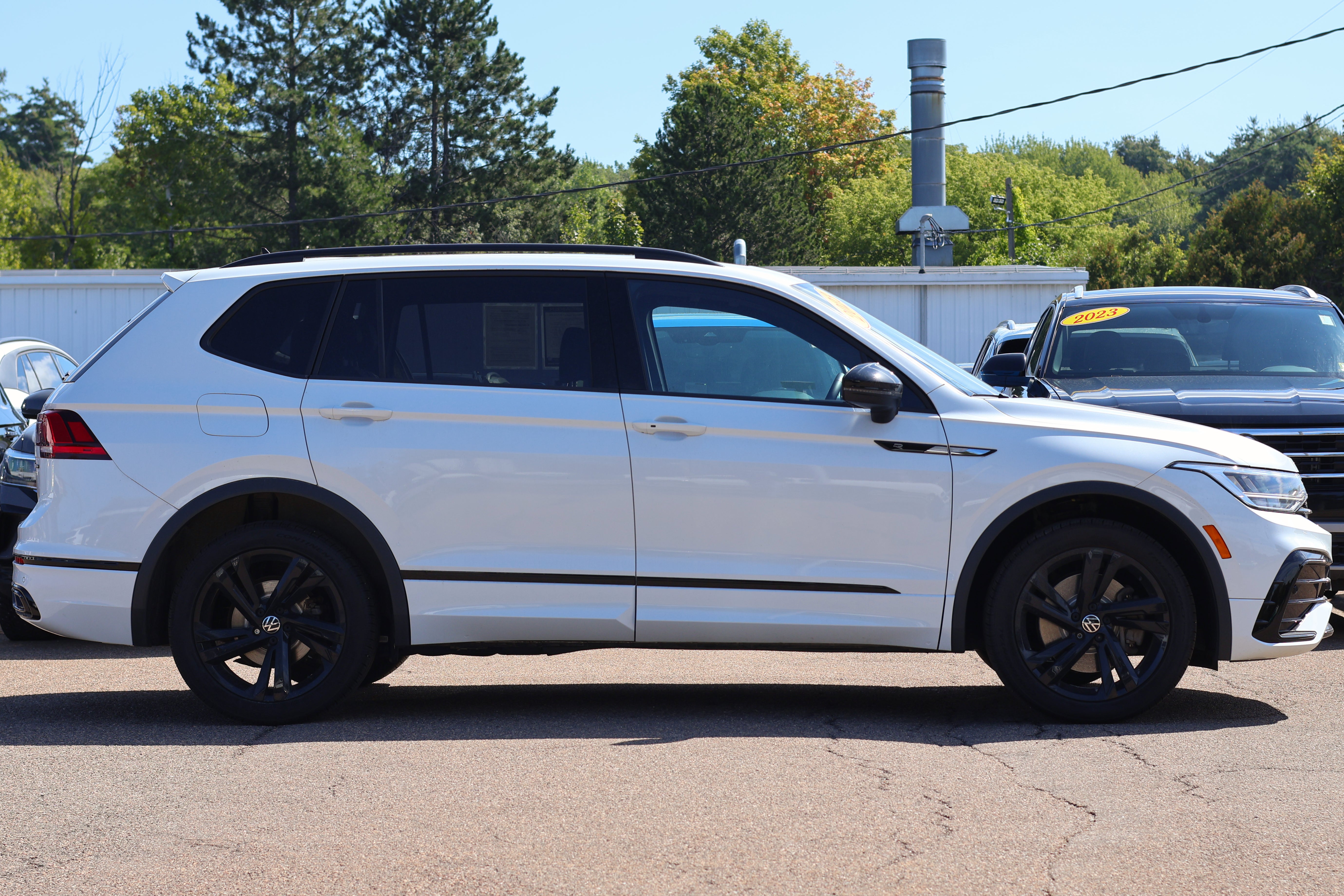 2023 Volkswagen Tiguan 2.0T SE R-Line Black