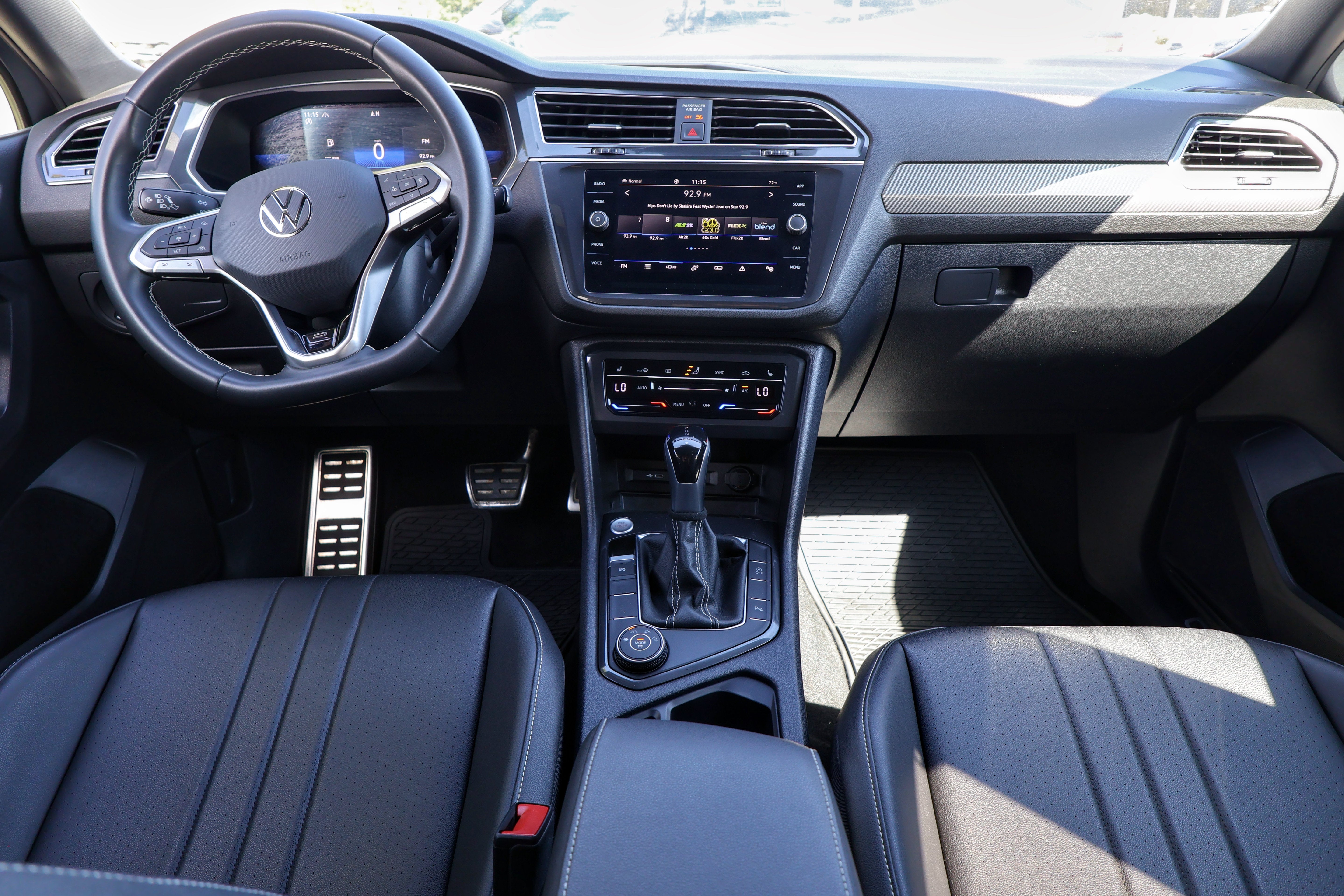 2023 Volkswagen Tiguan 2.0T SE R-Line Black