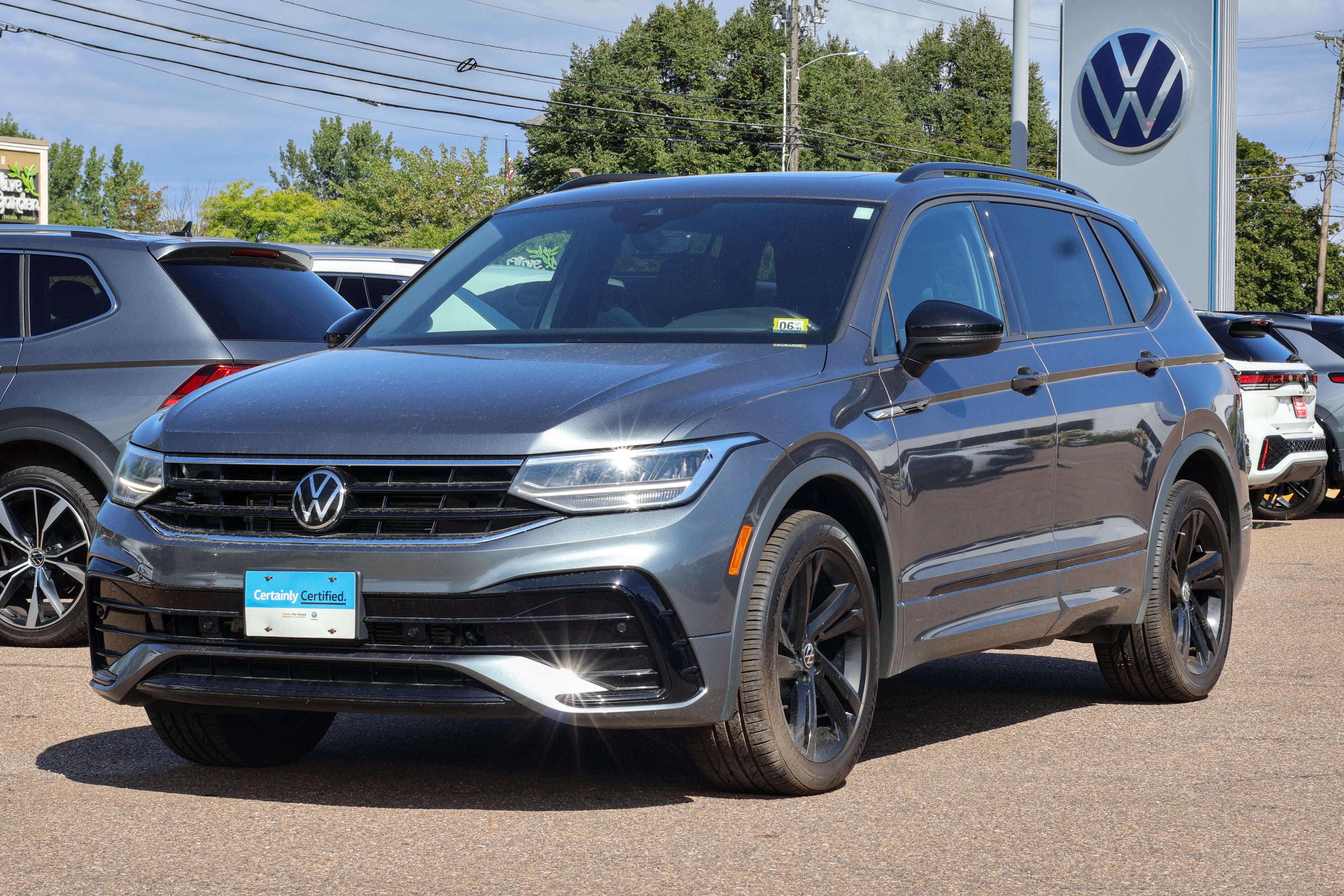 2023 Volkswagen Tiguan 2.0T SE R-Line Black