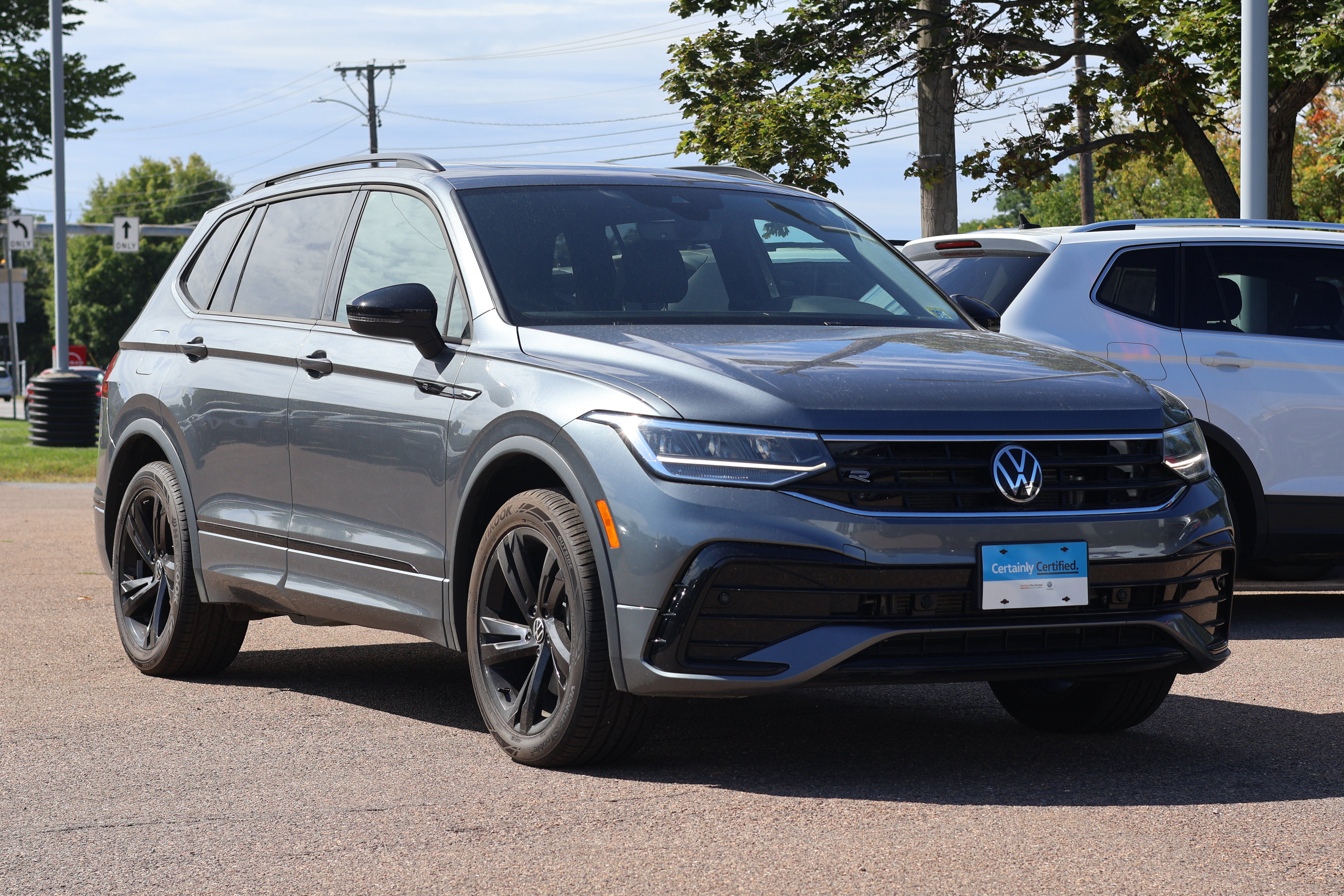 2023 Volkswagen Tiguan 2.0T SE R-Line Black