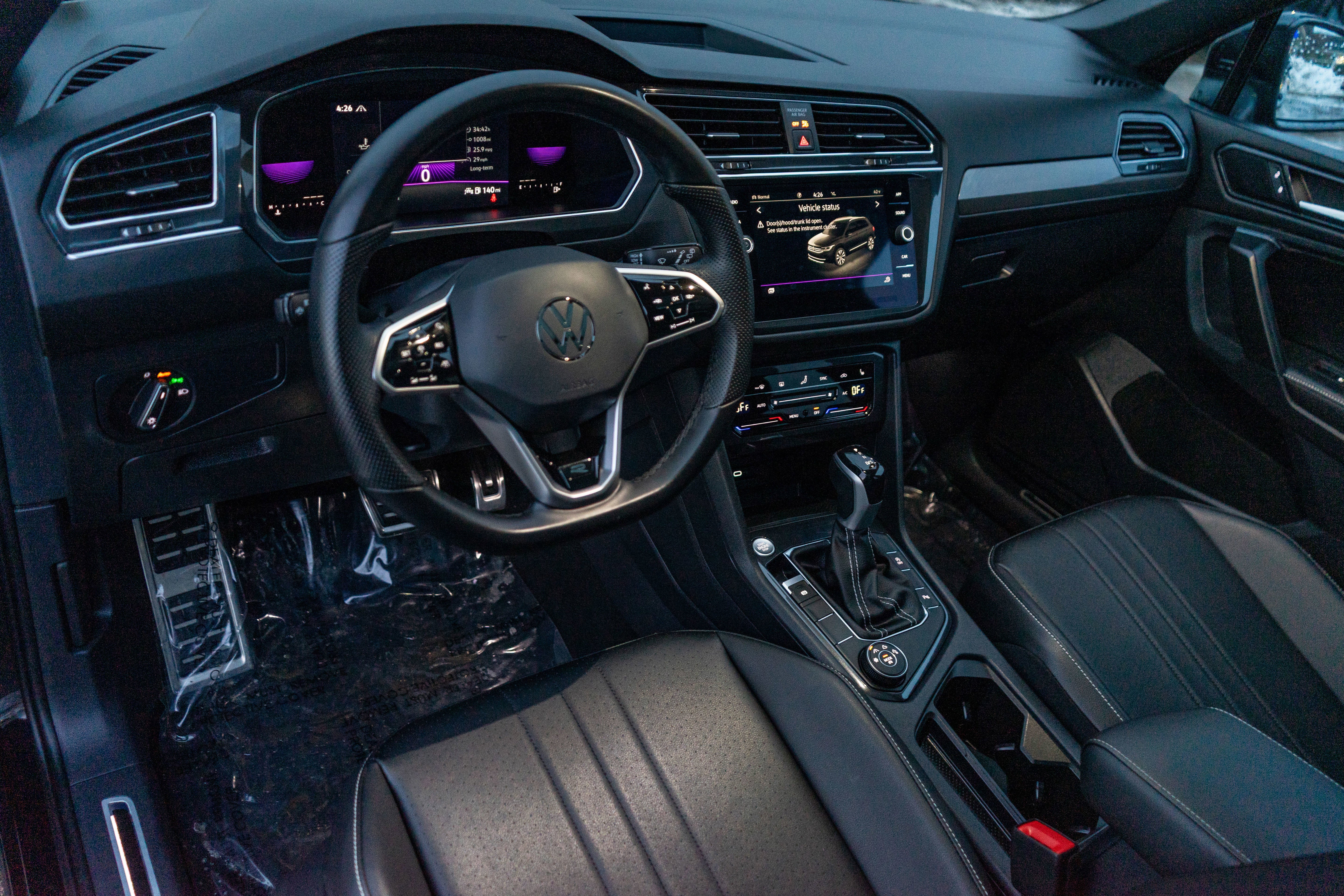 2023 Volkswagen Tiguan SE R-Line Black