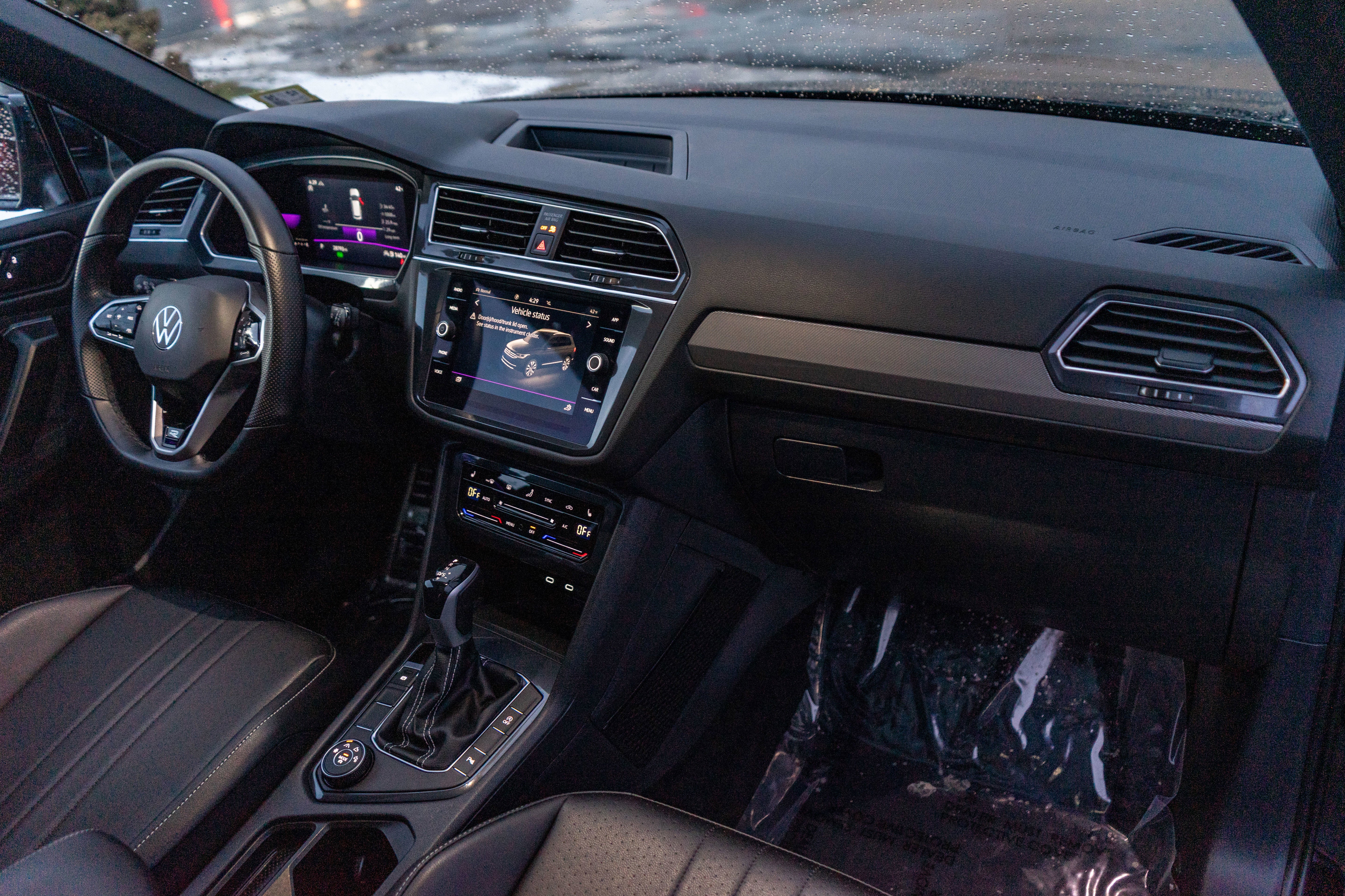 2023 Volkswagen Tiguan SE R-Line Black