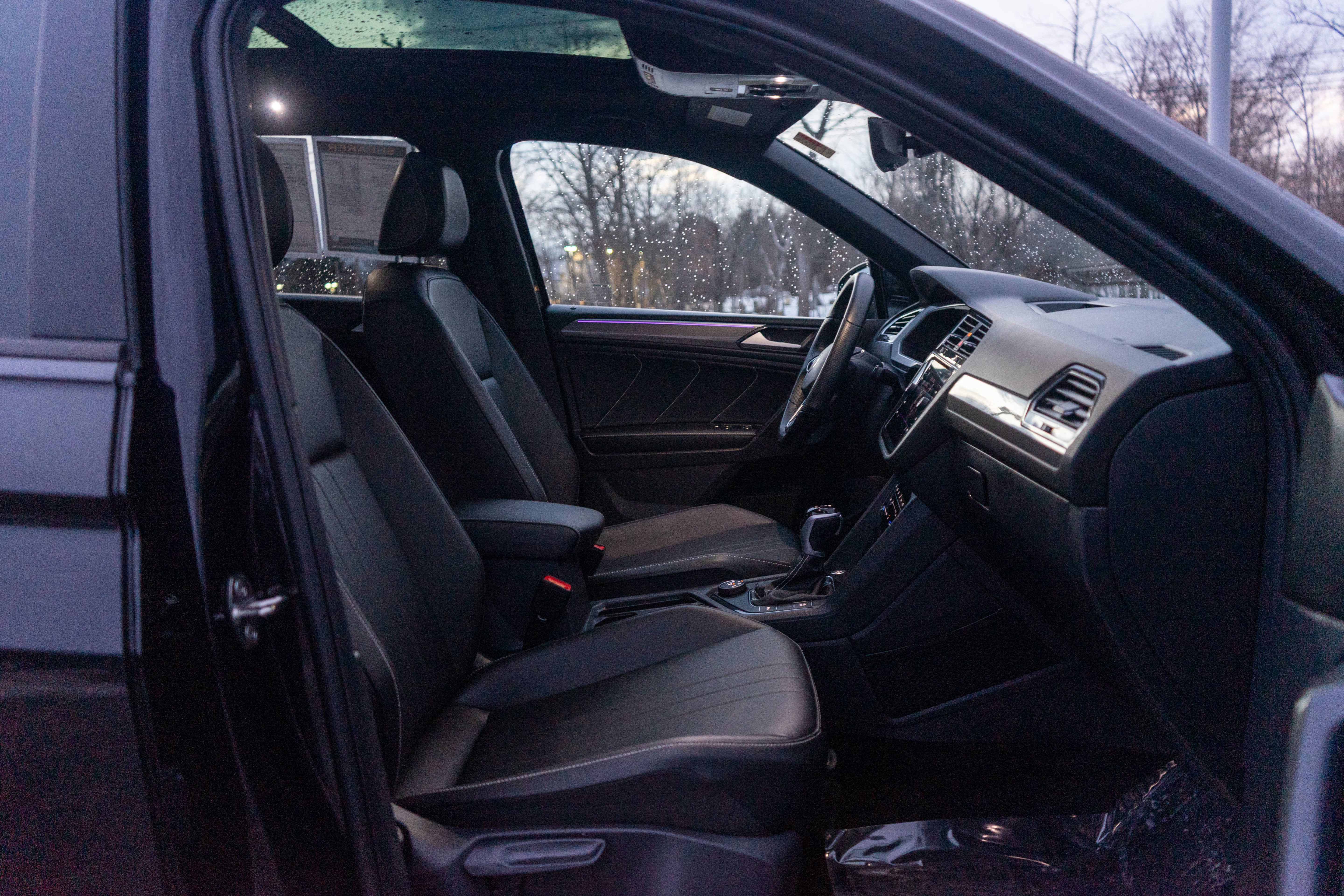 2023 Volkswagen Tiguan SE R-Line Black