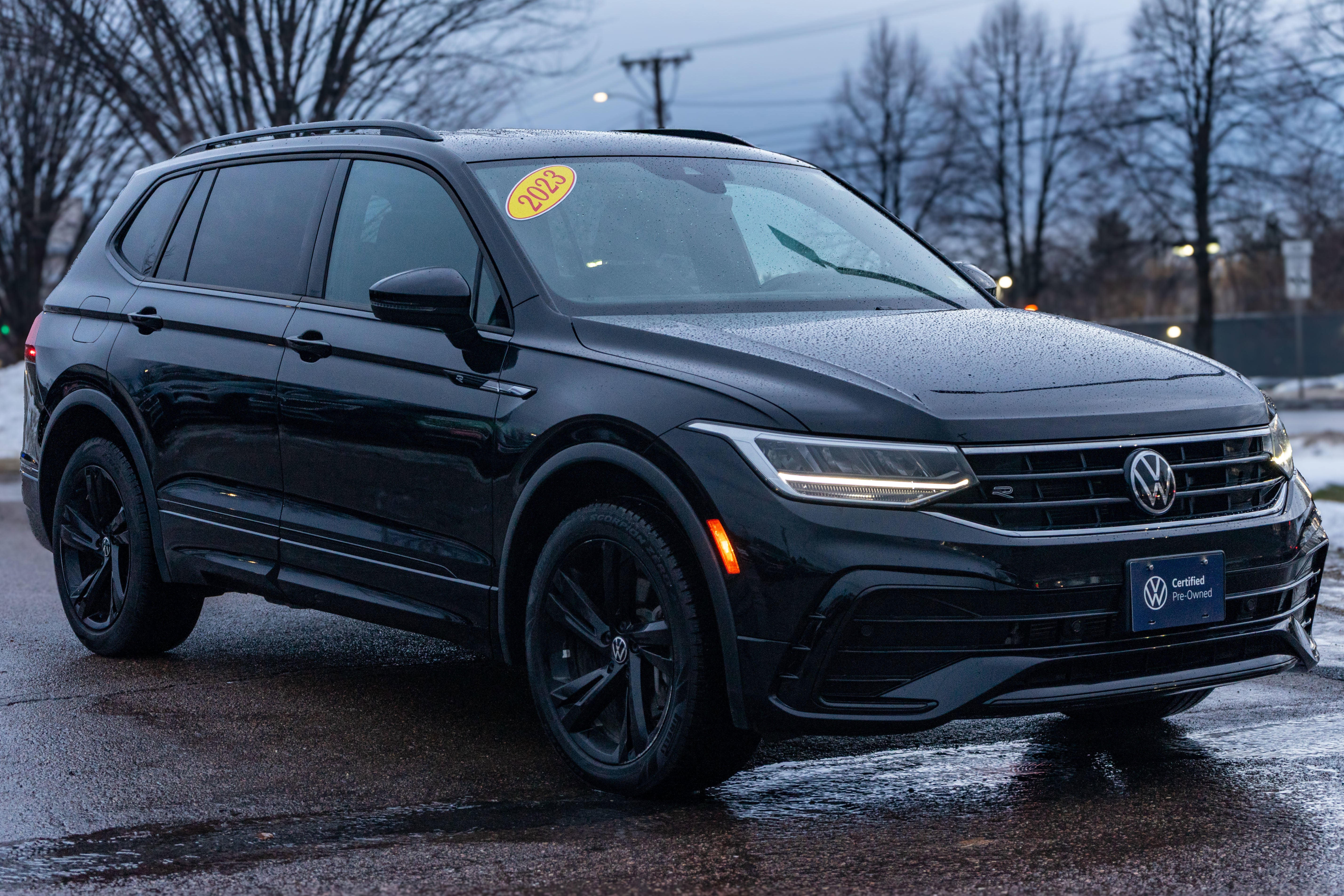 2023 Volkswagen Tiguan SE R-Line Black